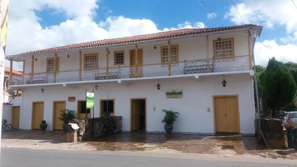 Facade/entrance, Property Building in Pousada o Amanhecer
