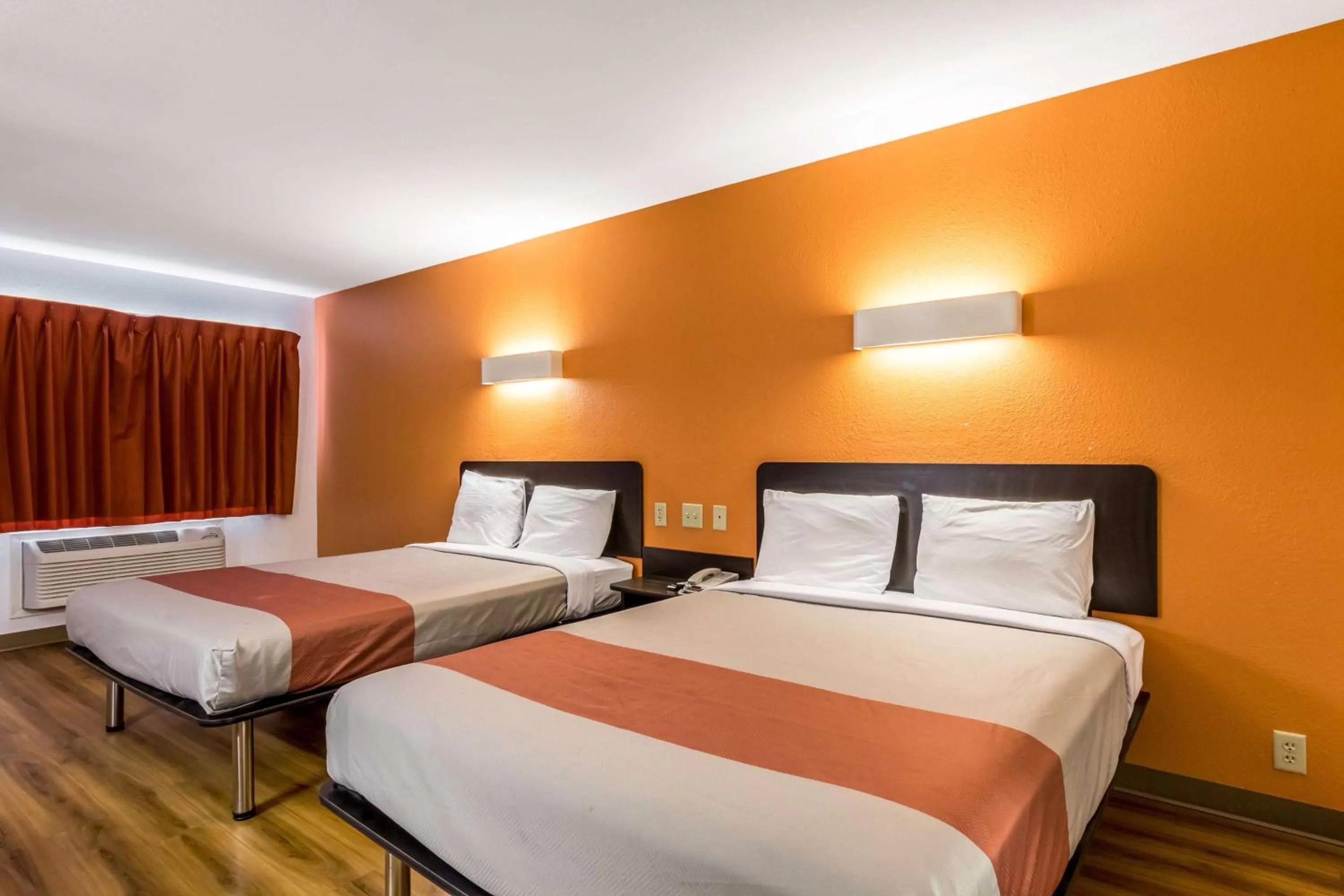 Photo of the whole room, Bed in Motel 6-San Antonio, TX - South WW White Rd