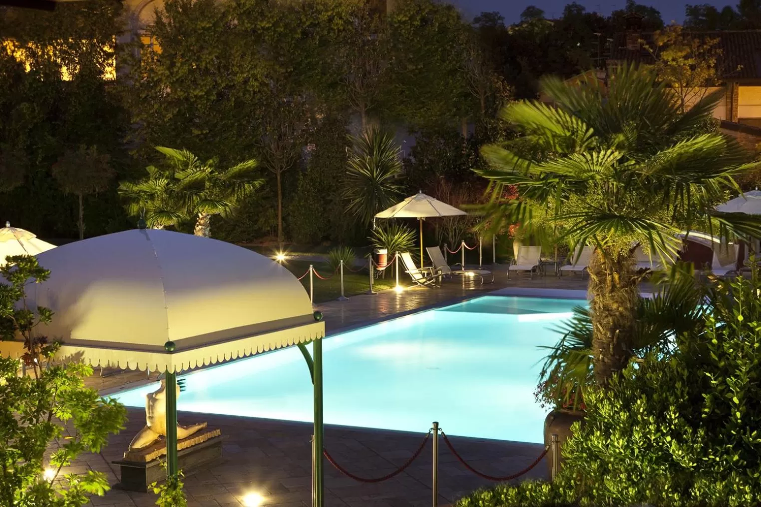 Pool view in Vip's Motel Luxury Accommodation & Spa