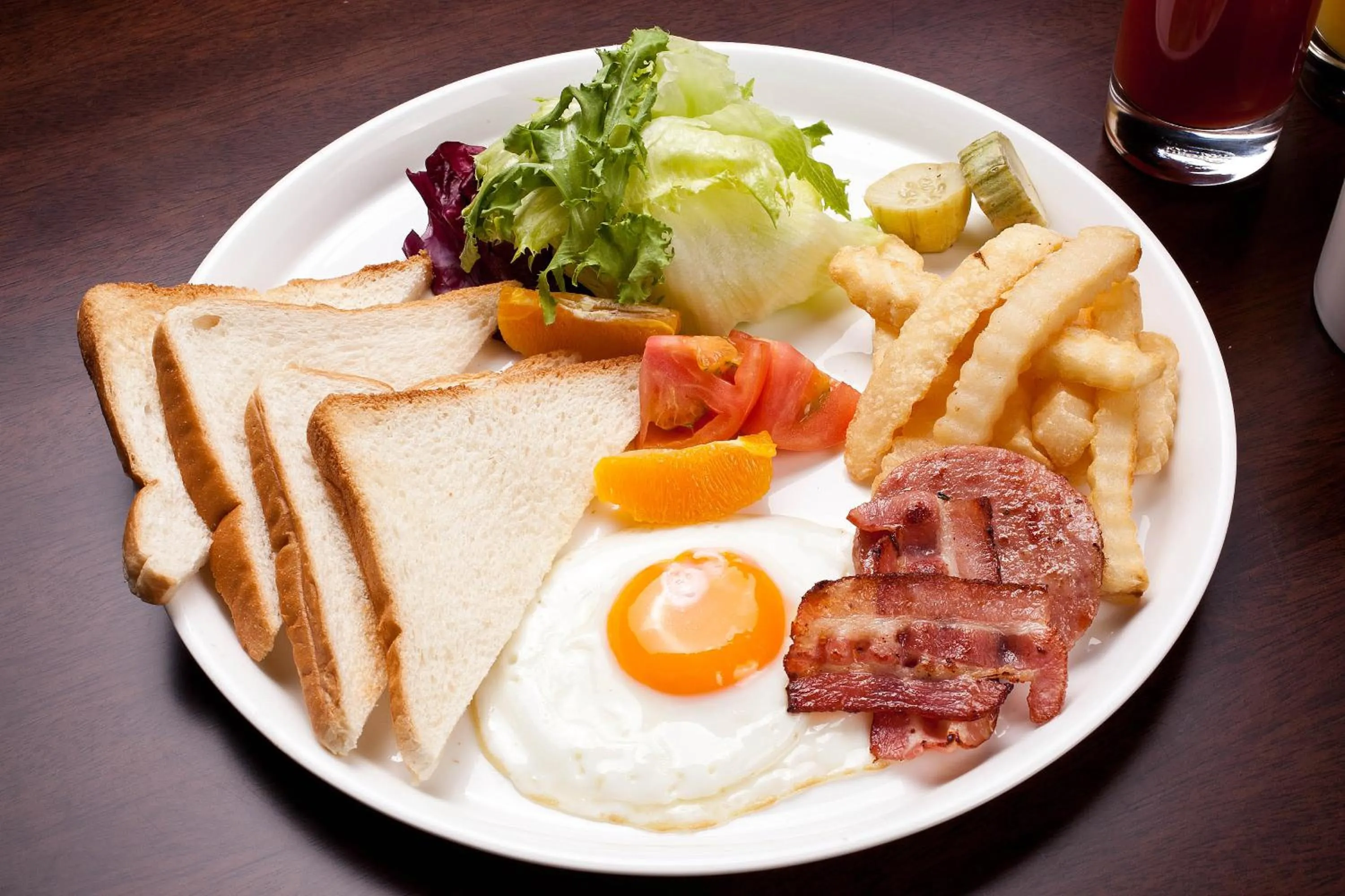 American breakfast in Hotel Avenue