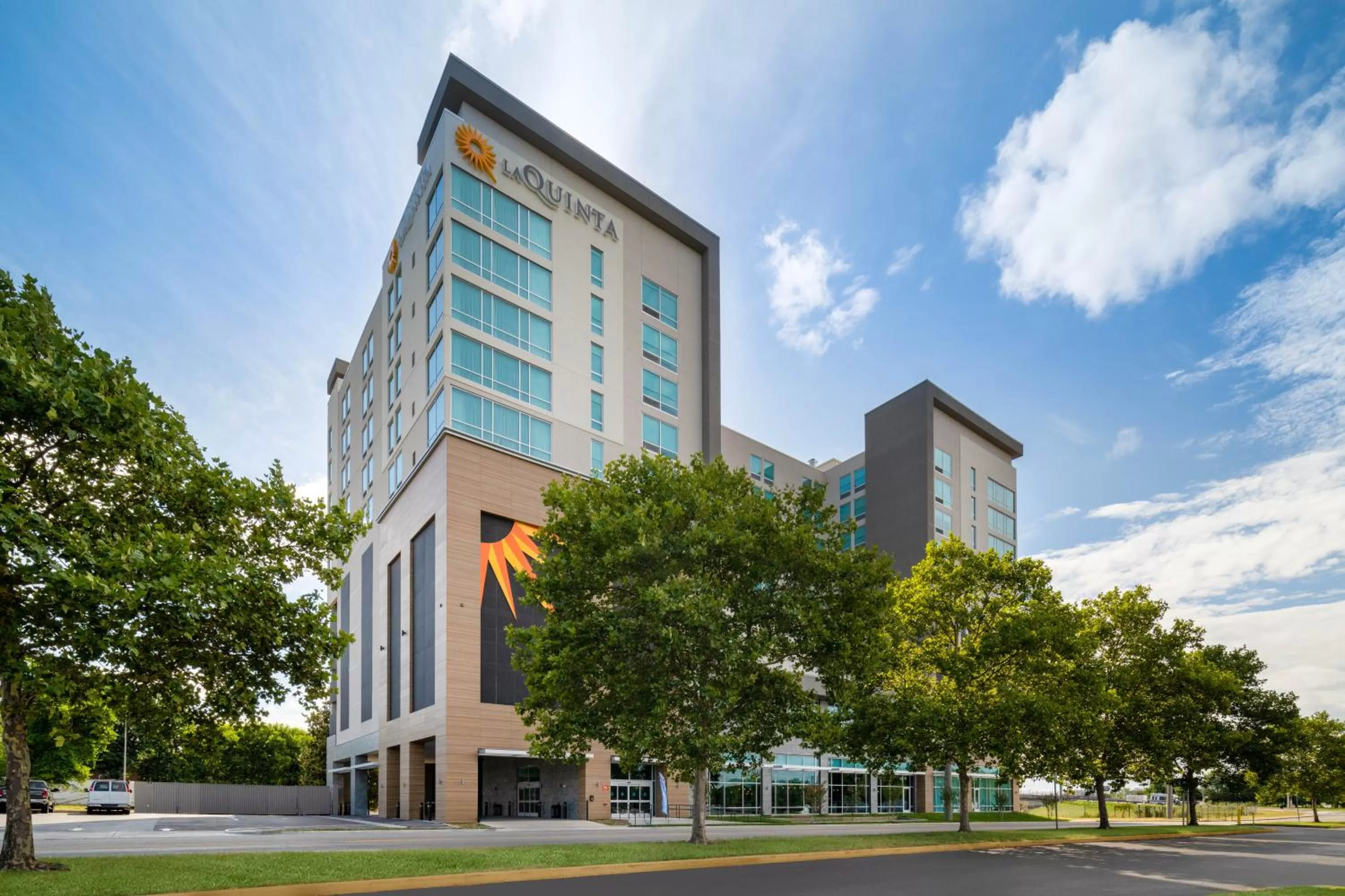 Property building in La Quinta Inn & Suites by Wyndham Nashville Downtown Stadium