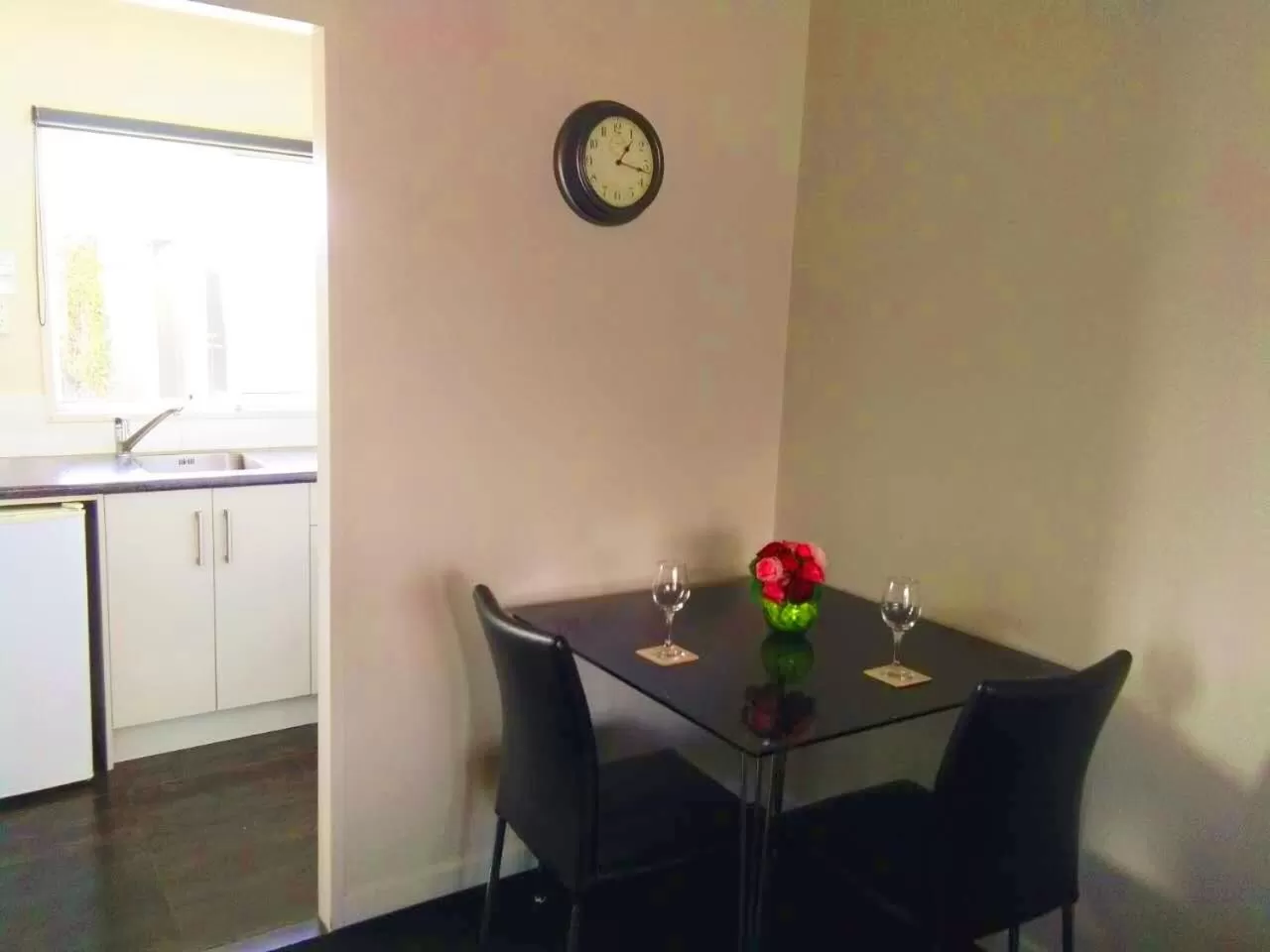 Seating area in Red Rock Thermal Motel - Mineral Pool