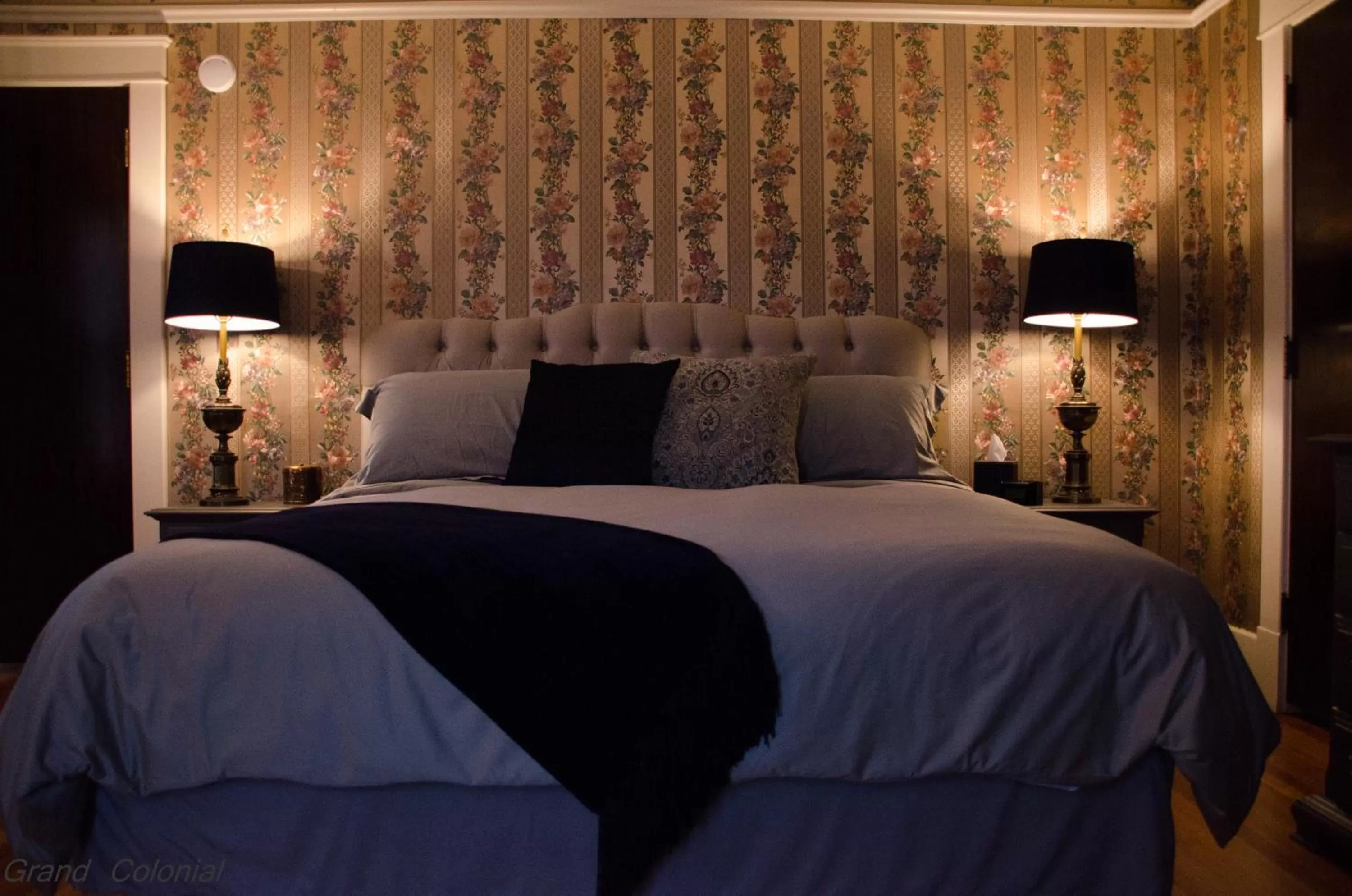 Deluxe Double Room (2 Adults + 1 Child) in Grand Colonial Bed and Breakfast