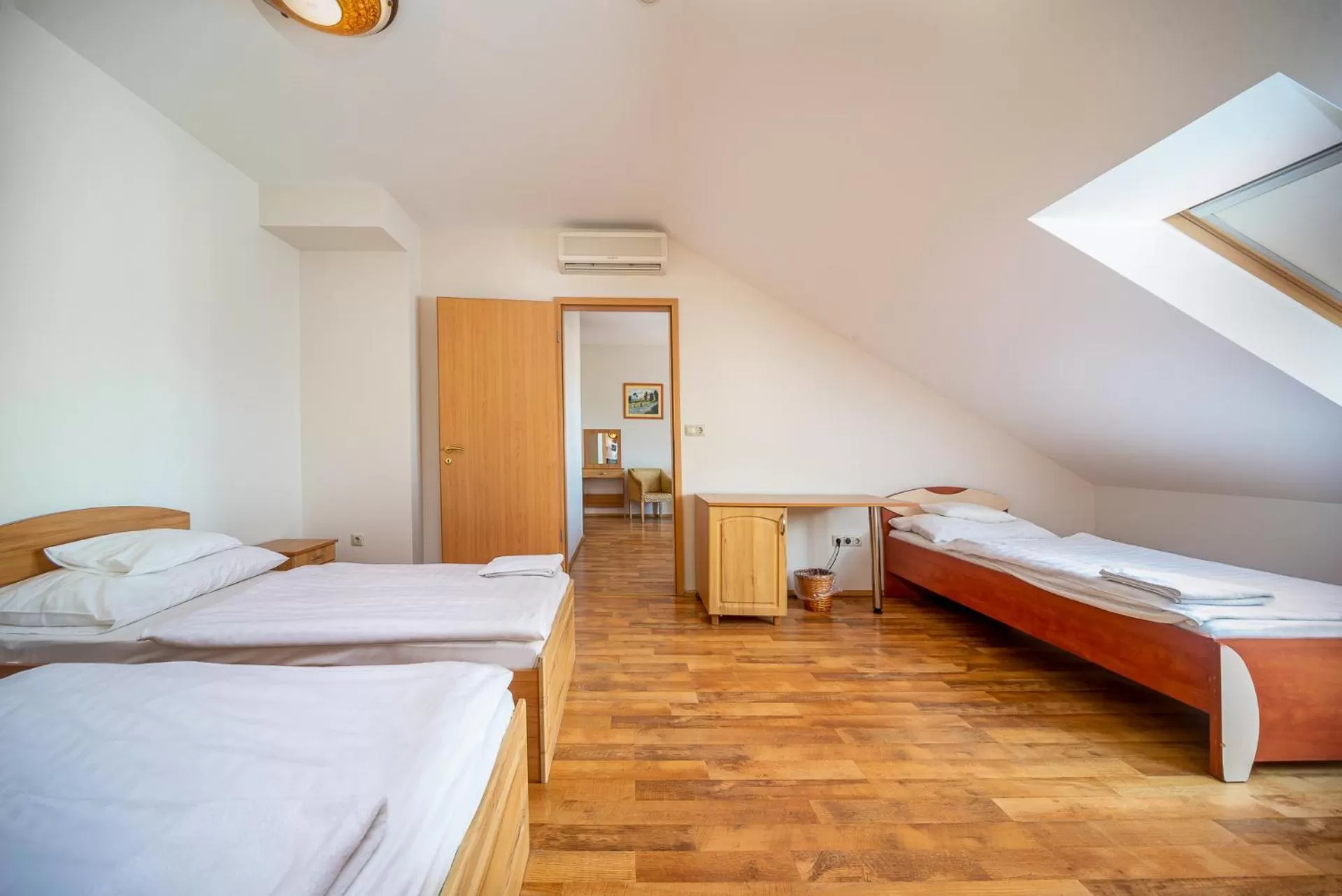 Photo of the whole room, Bed in Nefelejcs Hotel