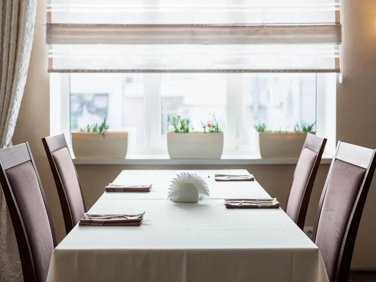 Restaurant/places to eat in Park Hotel