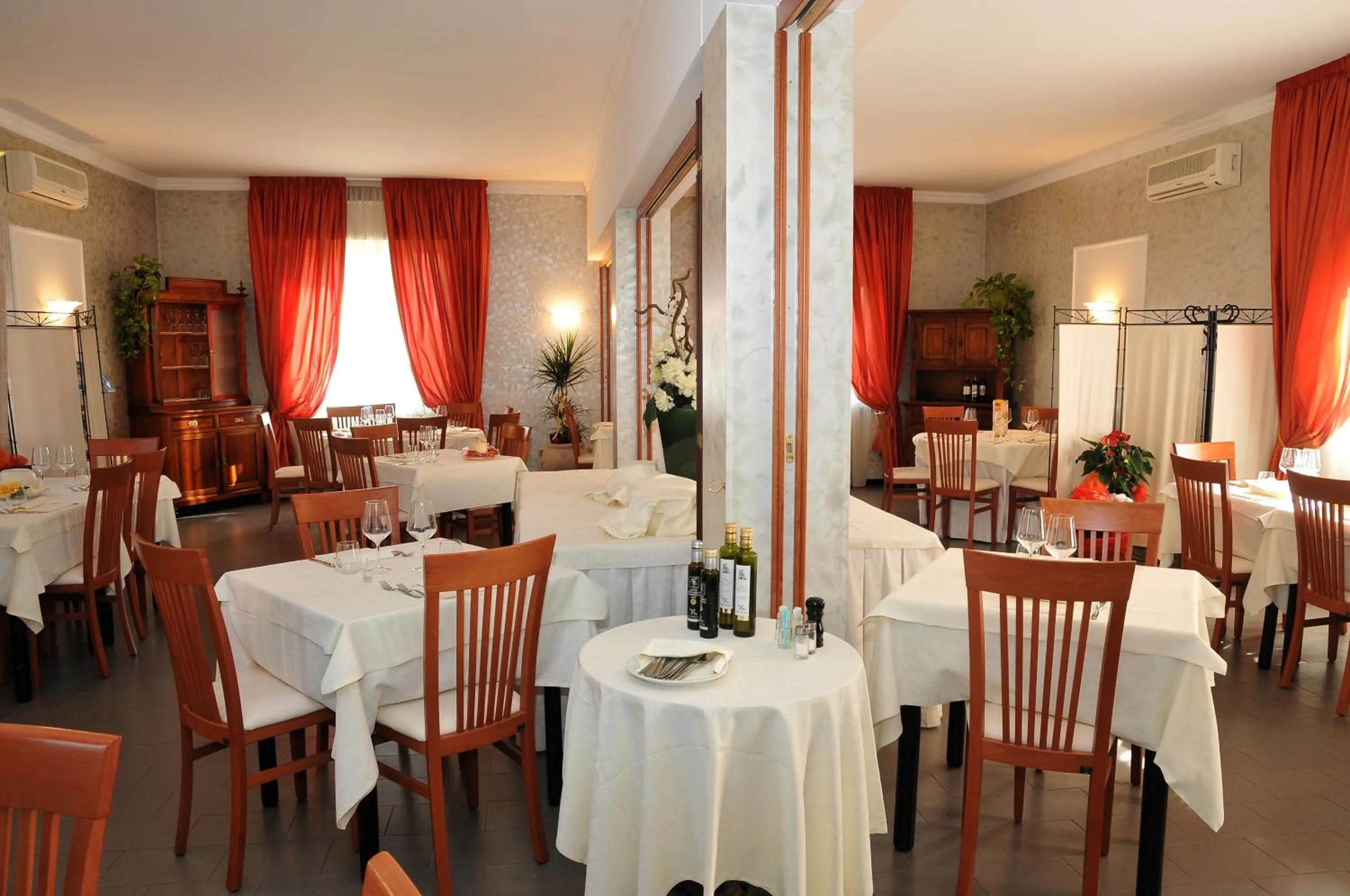 Restaurant/places to eat in Hotel Mini Palace - Country House