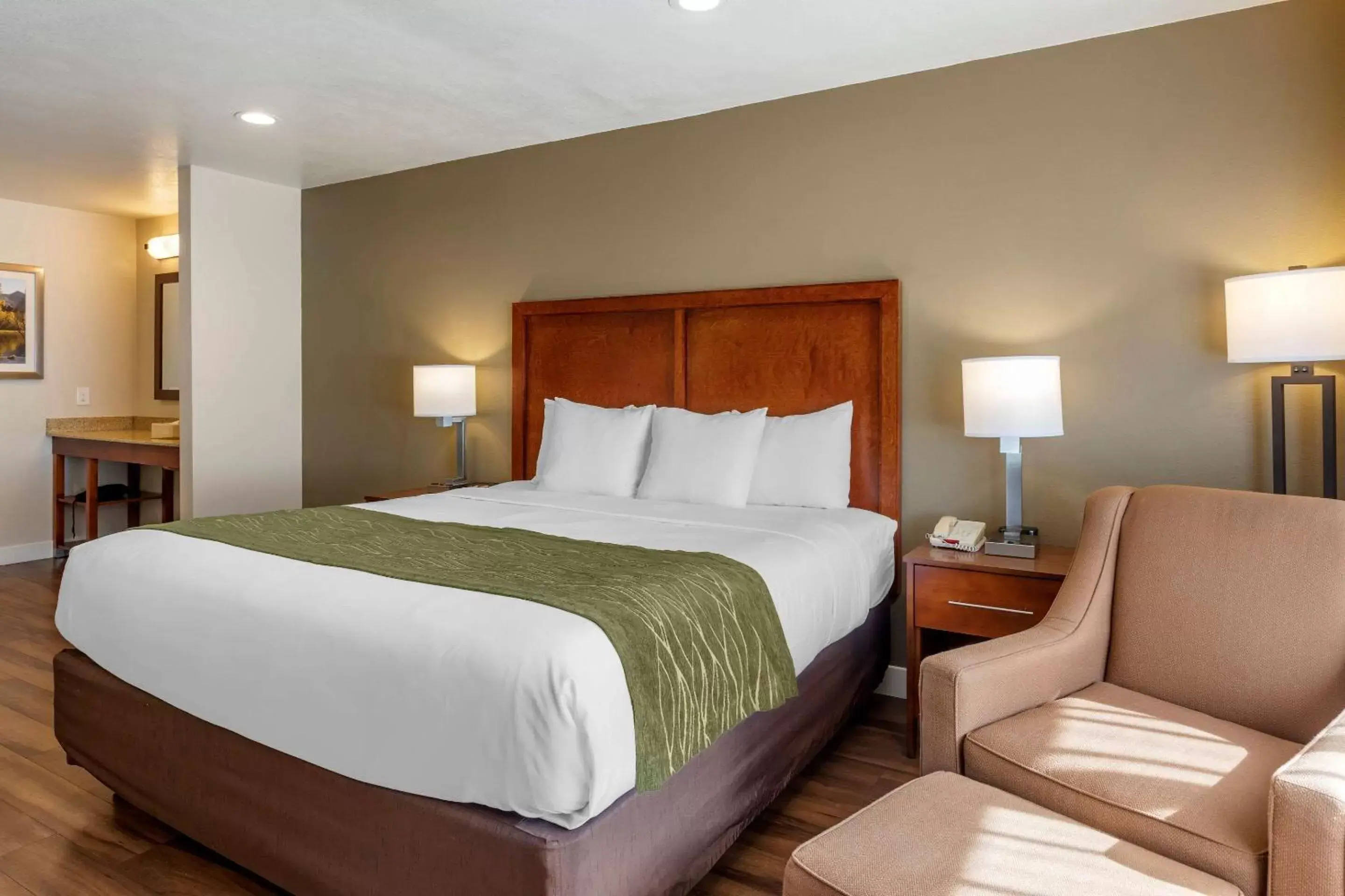 King Room - Non-Smoking in Comfort Inn Bishop King Room - Non-Smoking in Comfort Inn Bishop