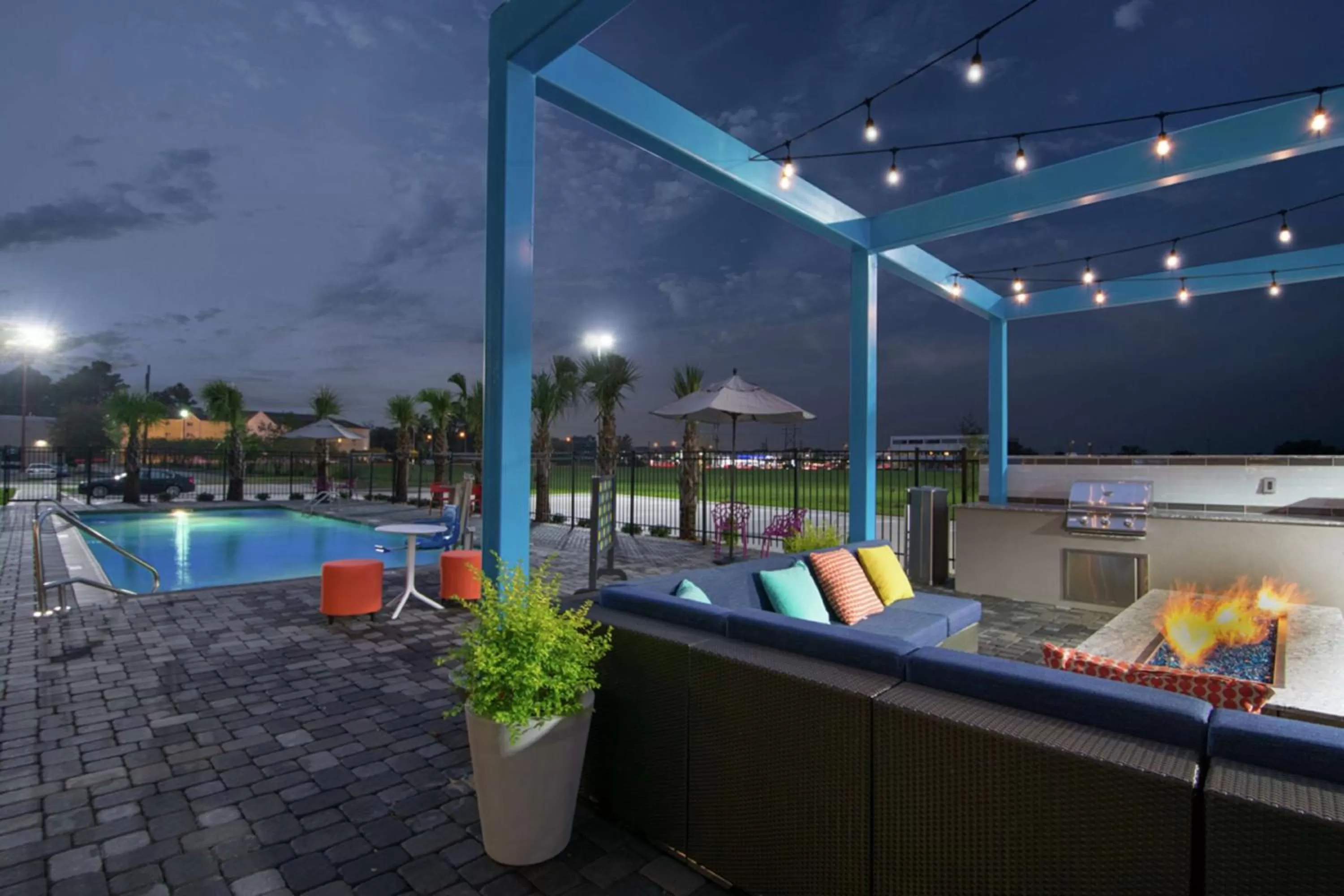 Patio in Tru by Hilton Lafayette River Ranch