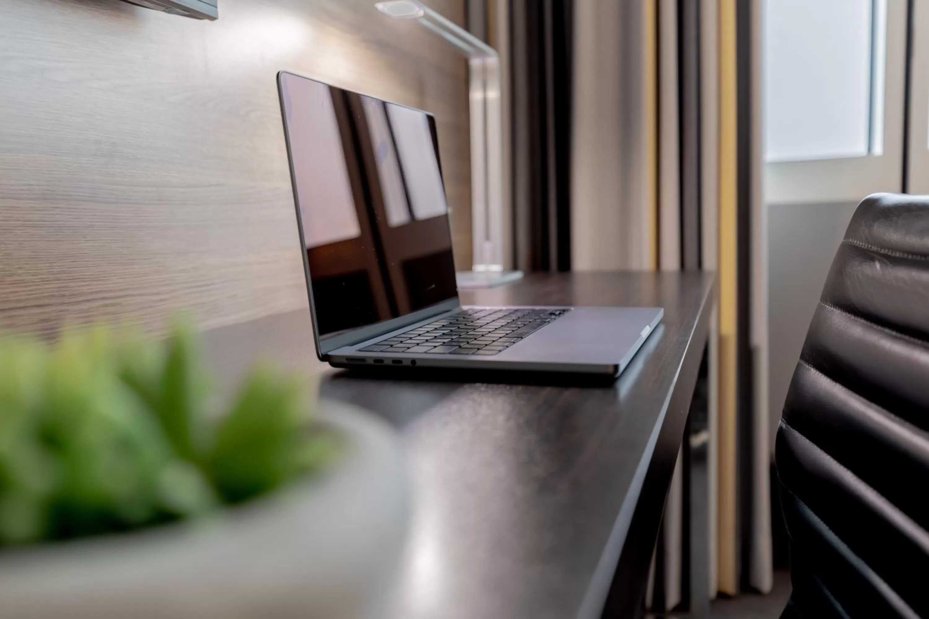 TV and multimedia in Select Hotel Berlin Spiegelturm