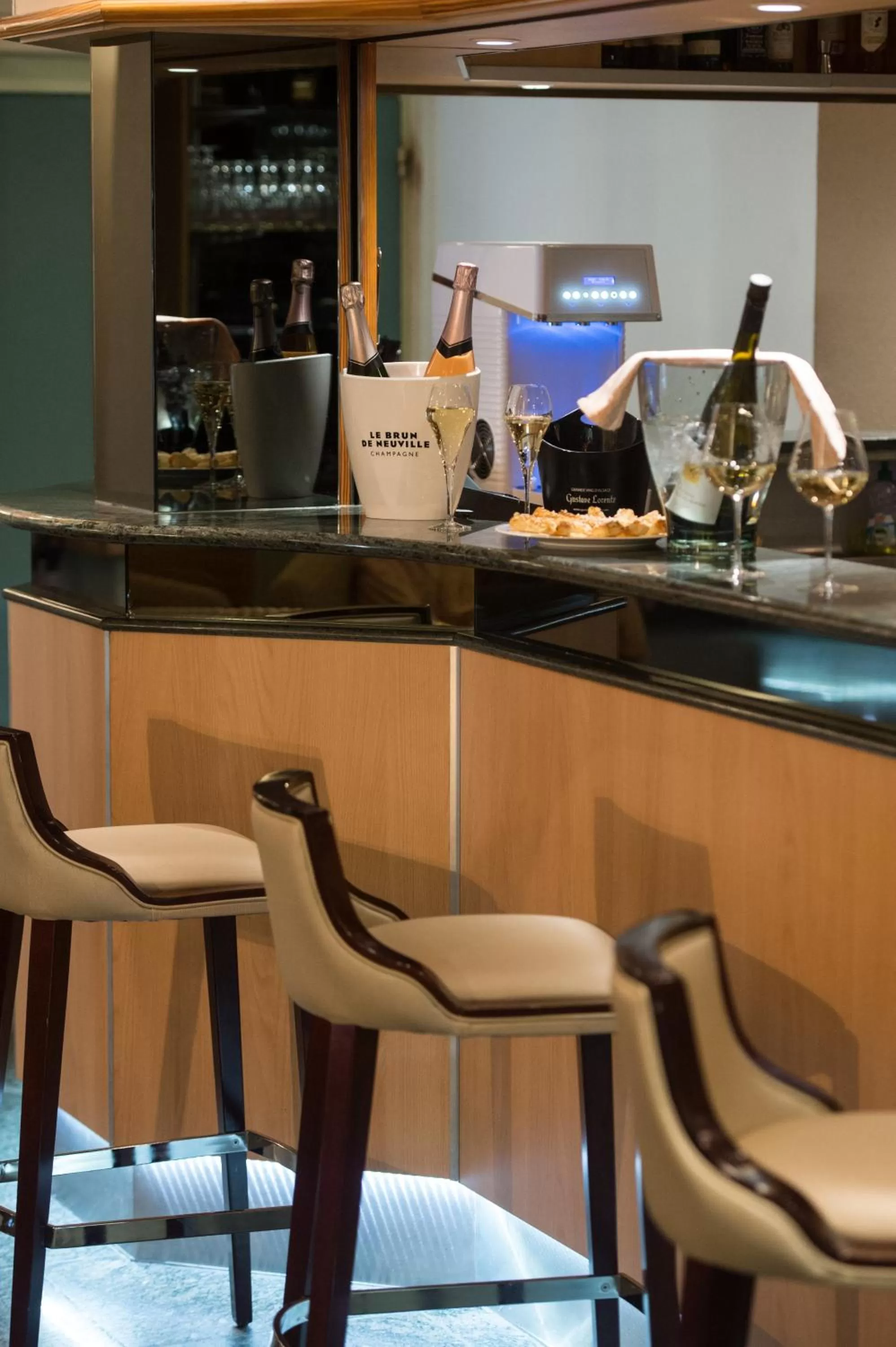 Lounge or bar in Hotel Les Vallées Labellemontagne