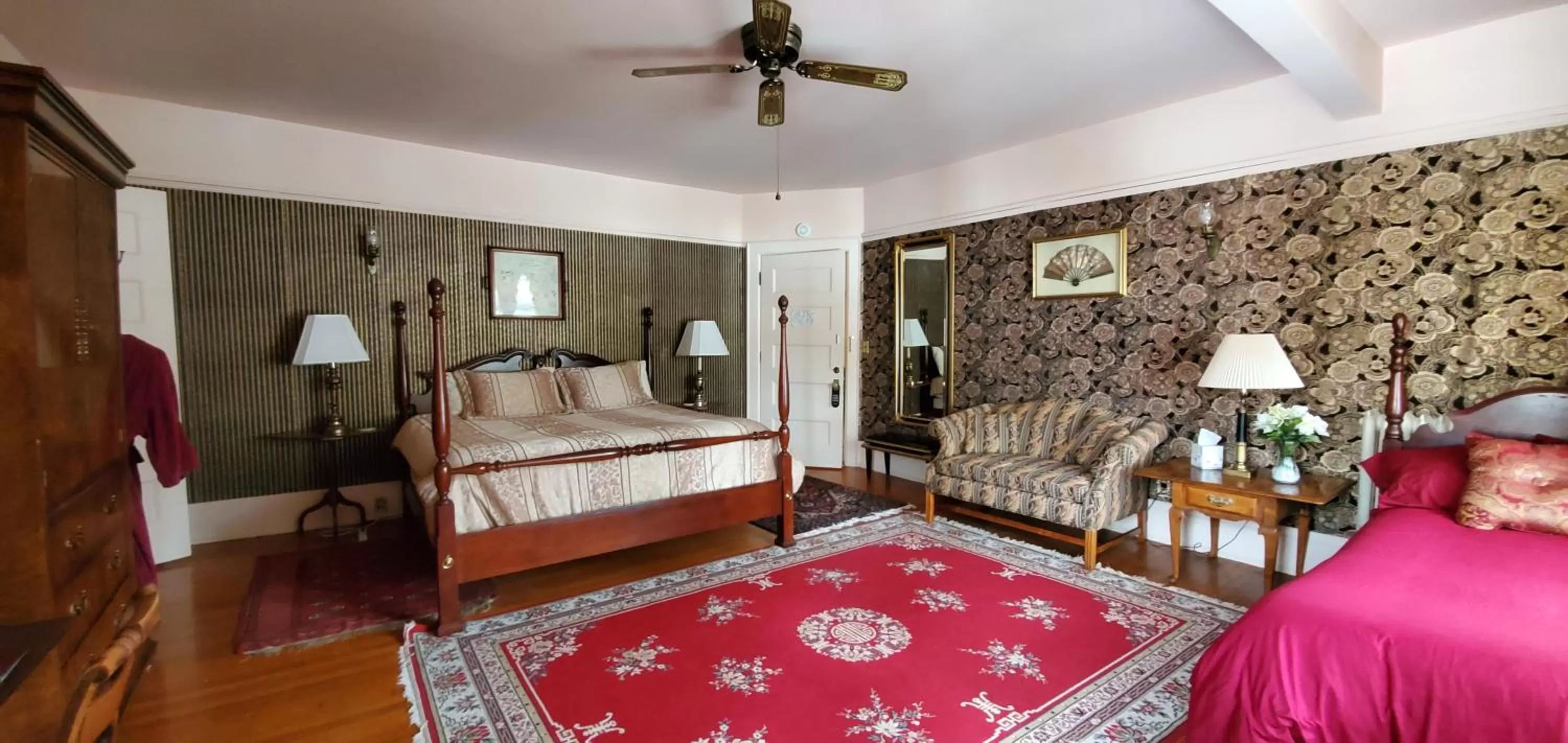 Photo of the whole room, Bed in Saravilla Bed & Breakfast