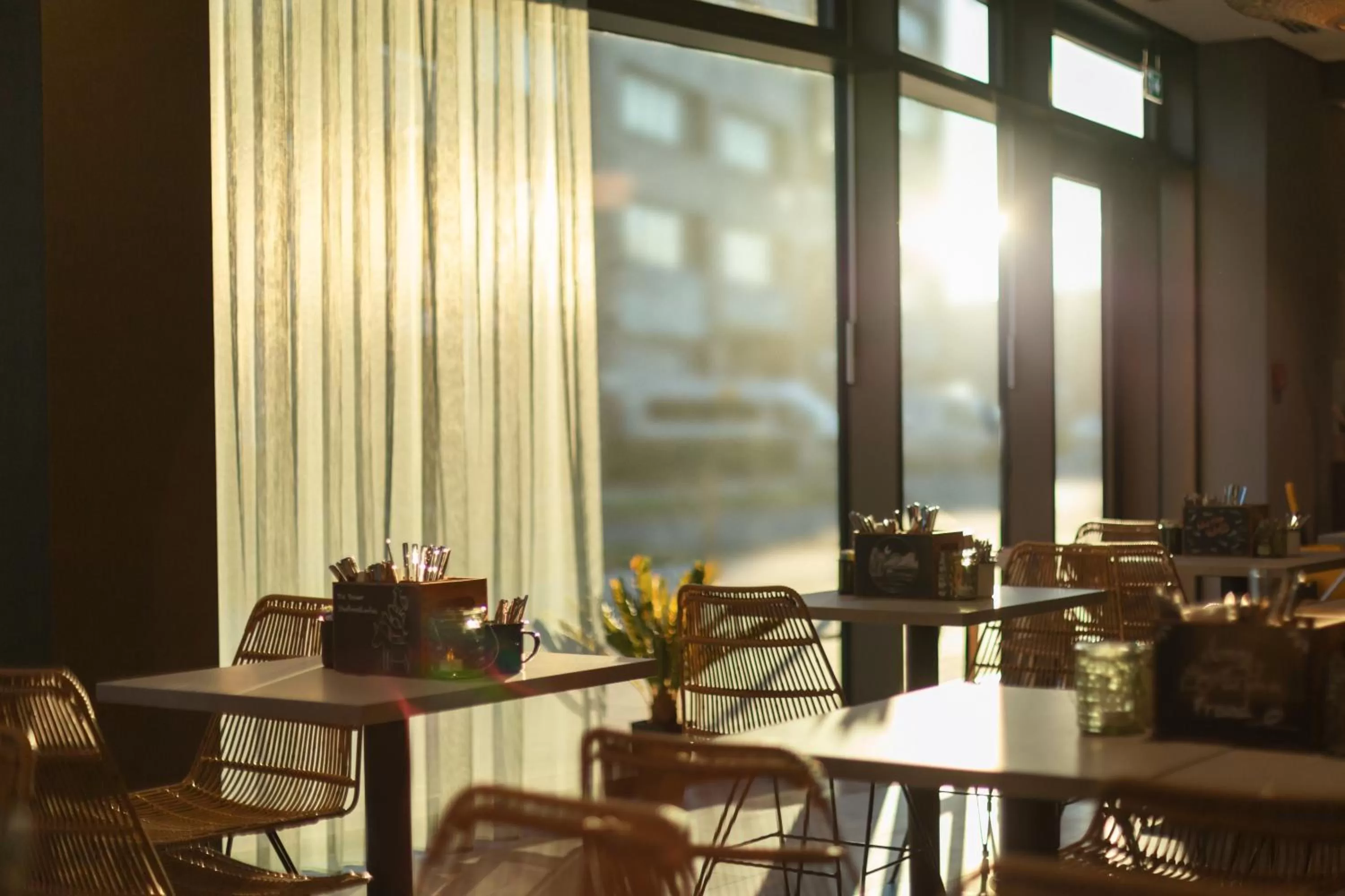 Restaurant/places to eat in Holiday Inn - the niu, Crusoe Bremen Airport by IHG