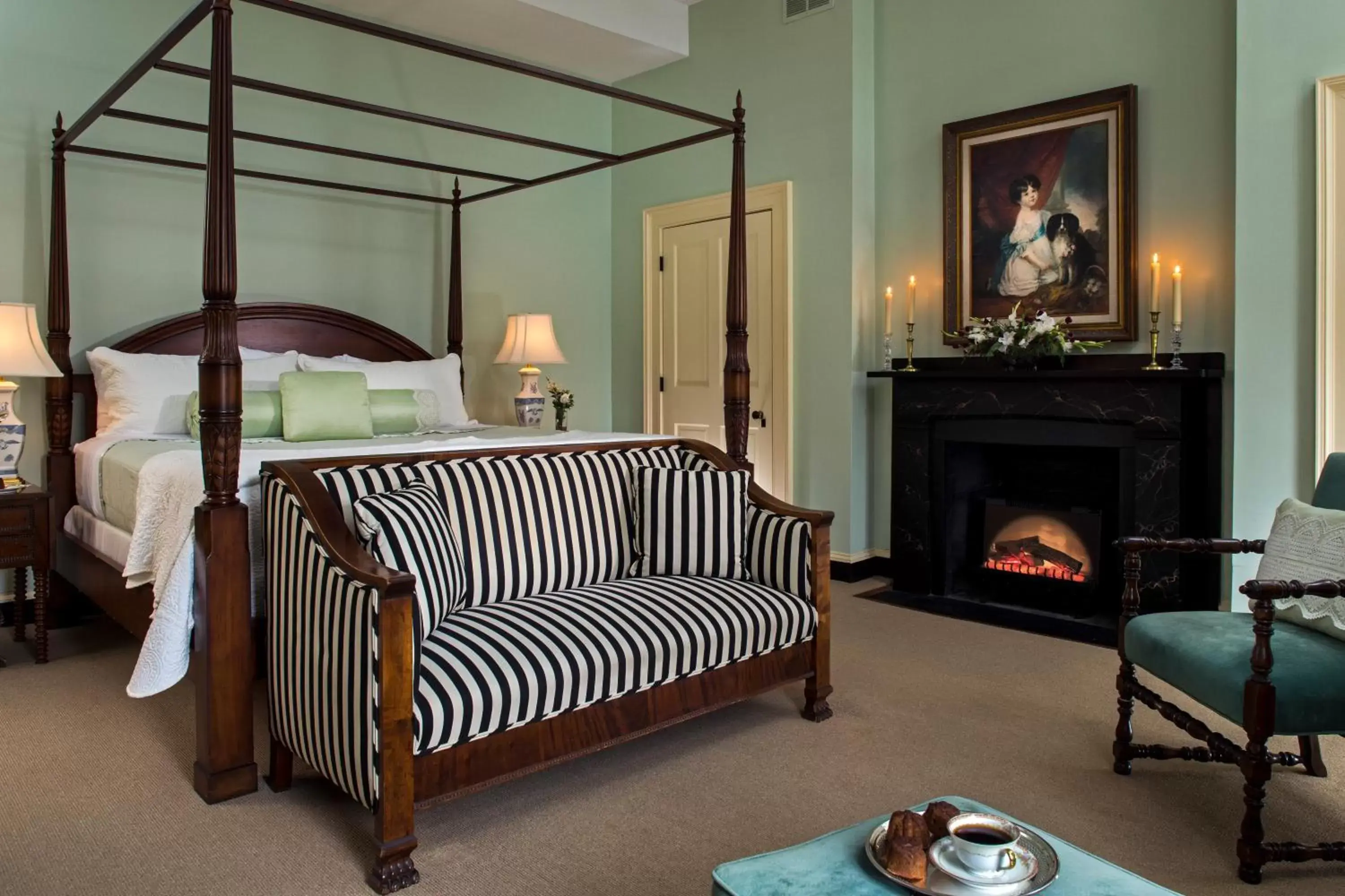 Deluxe King Suite in Rachael's Dowry Bed and Breakfast Deluxe King Suite in Rachael's Dowry Bed and Breakfast