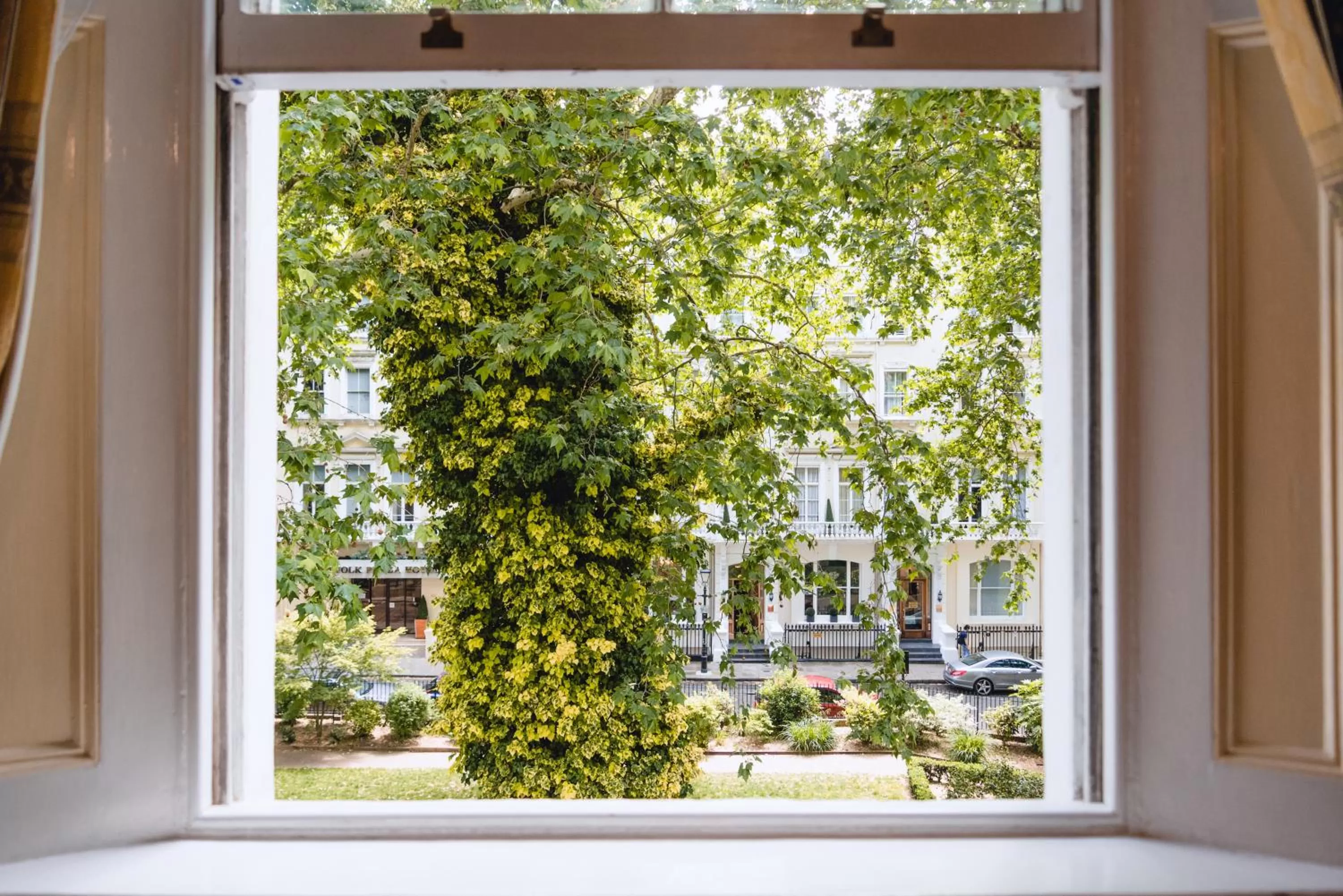 Garden view in Shakespeare Hotel