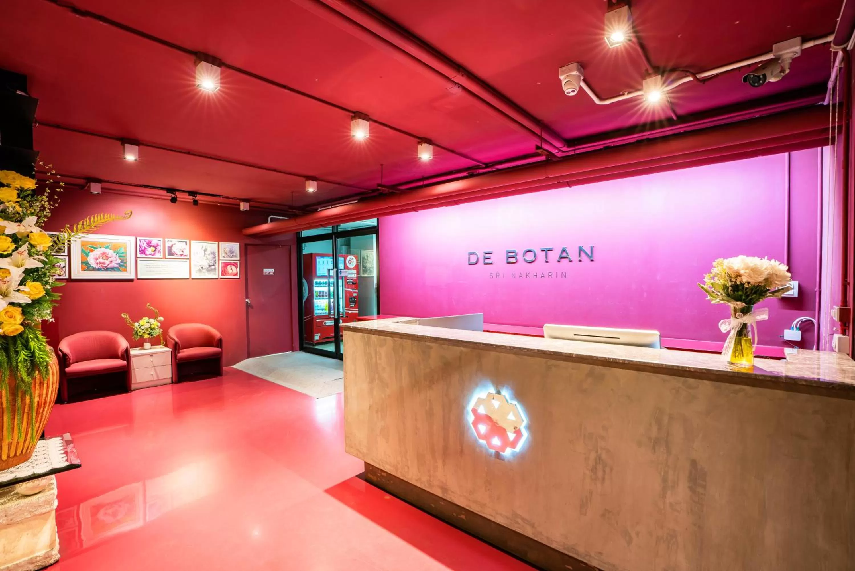 Night in De Botan Srinakarin Hotel & Residence