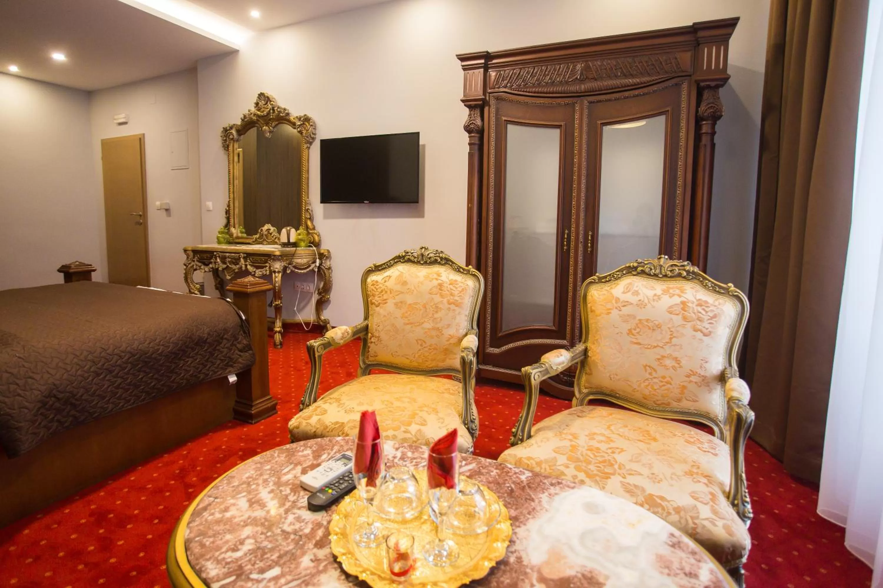 Communal lounge/ TV room, Seating Area in Hotel Hana