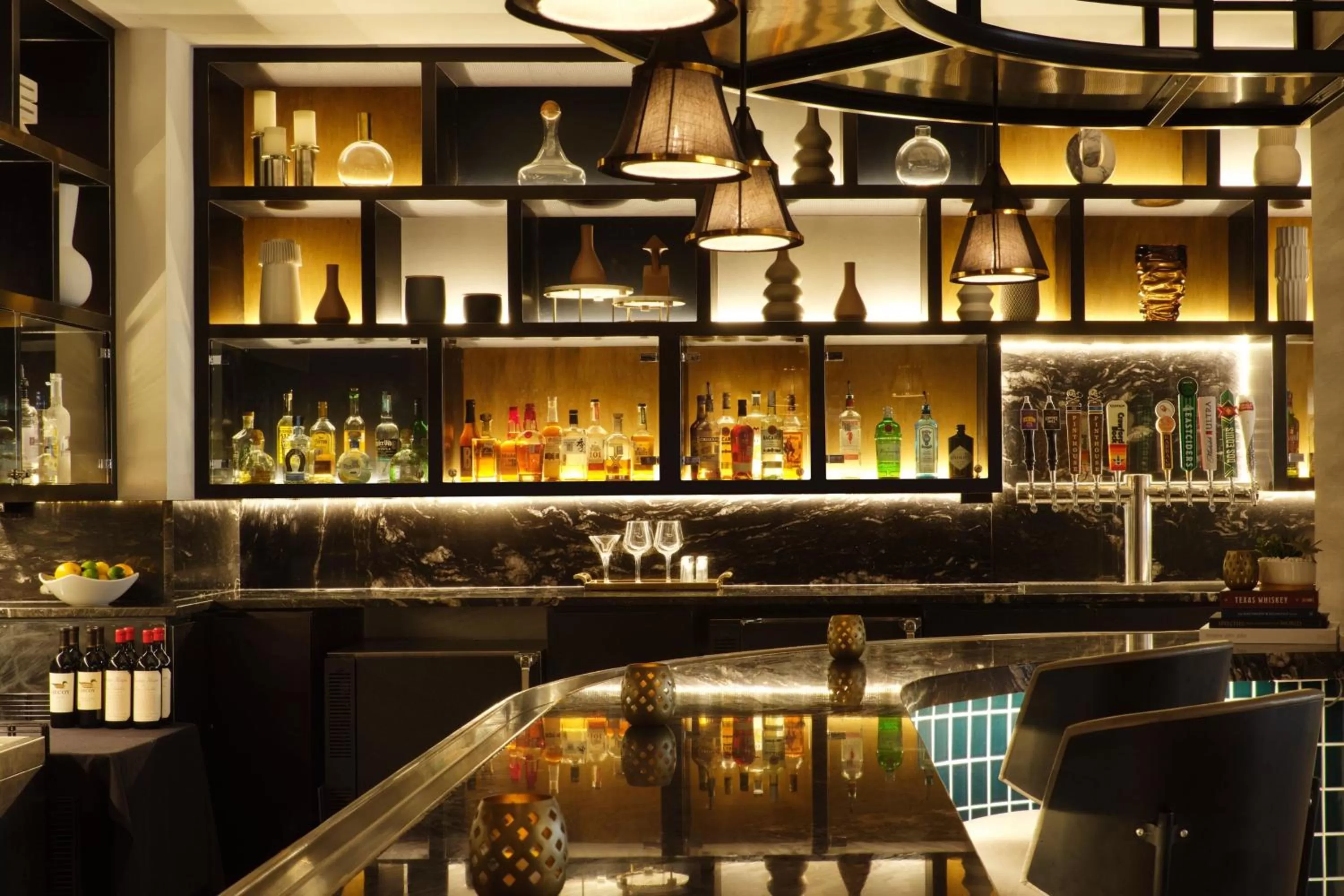 Lounge or bar in Austin Marriott South