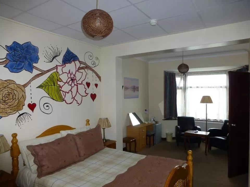 Photo of the whole room, Seating Area in Woodlands Hotel