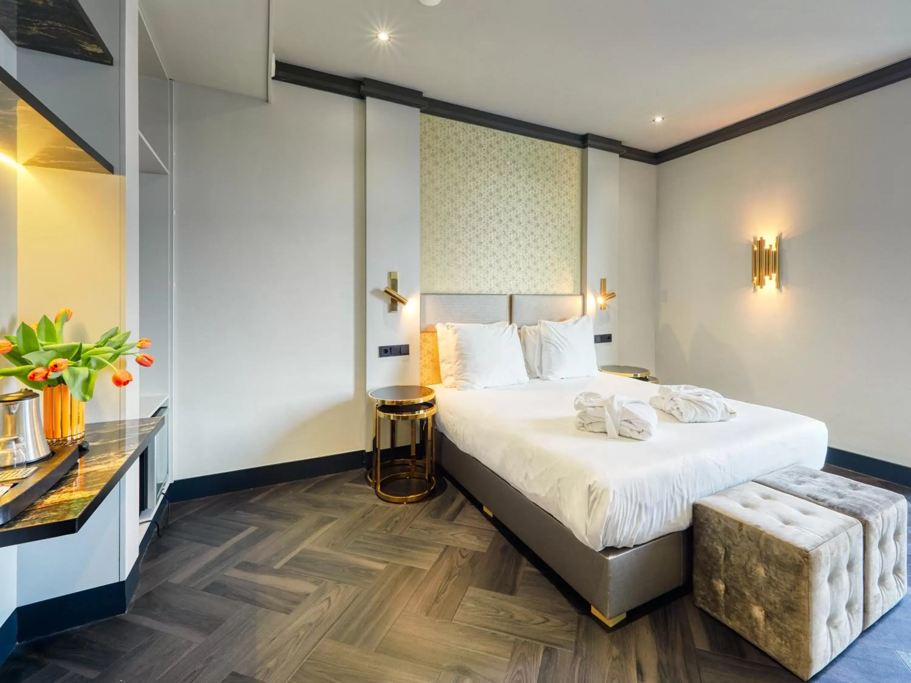 Large Lake View Room with Double Bed in G Experience Hotel Large Lake View Room with Double Bed in G Experience Hotel