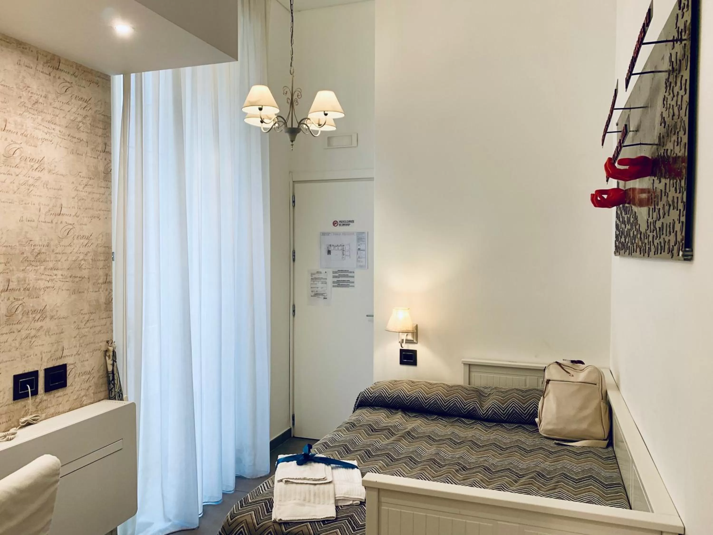 Bed in Relais Piazza Del Plebiscito B&B