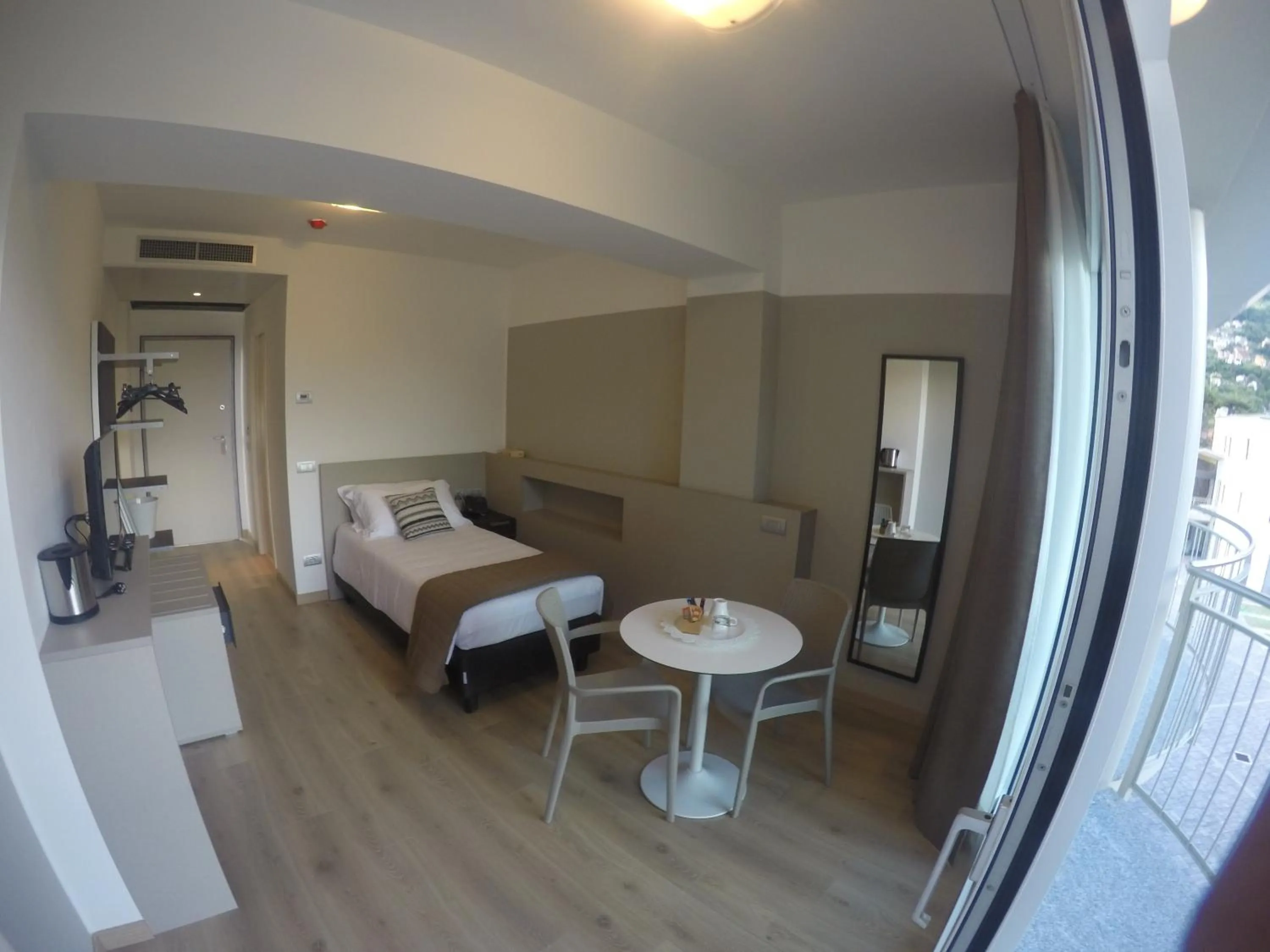 Photo of the whole room, Bed in Hotel Vischi