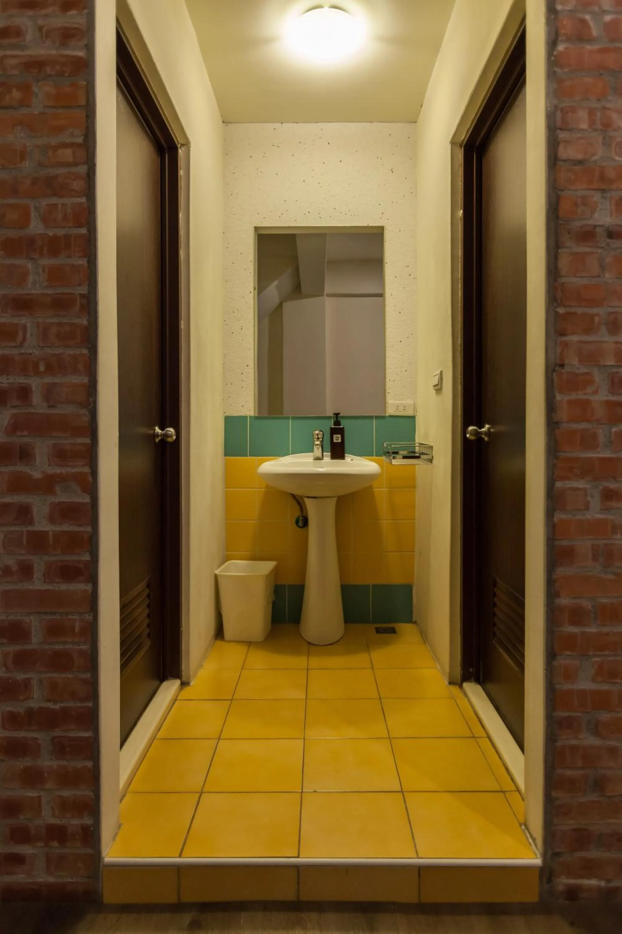 Shower in Sleeping Boot Hostel