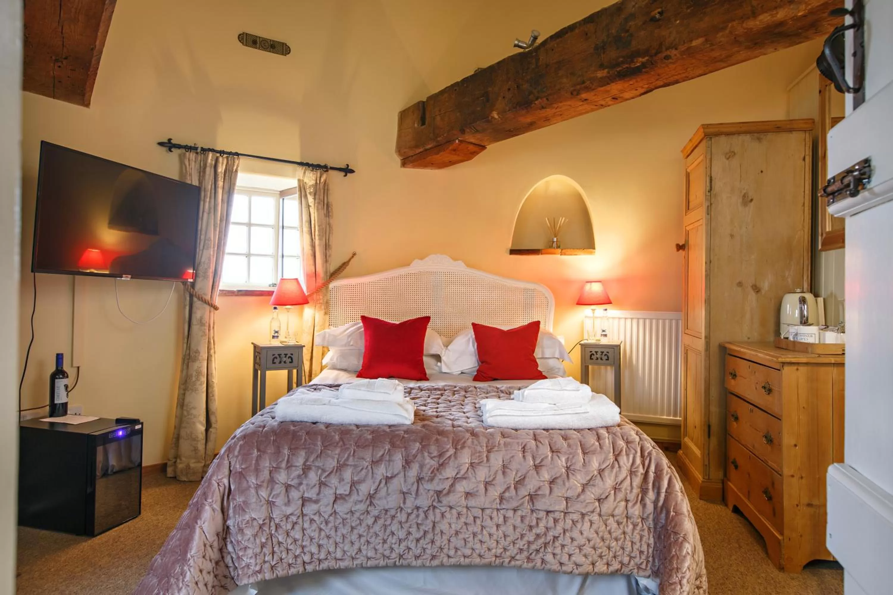 Bedroom, Bed in Cley Windmill