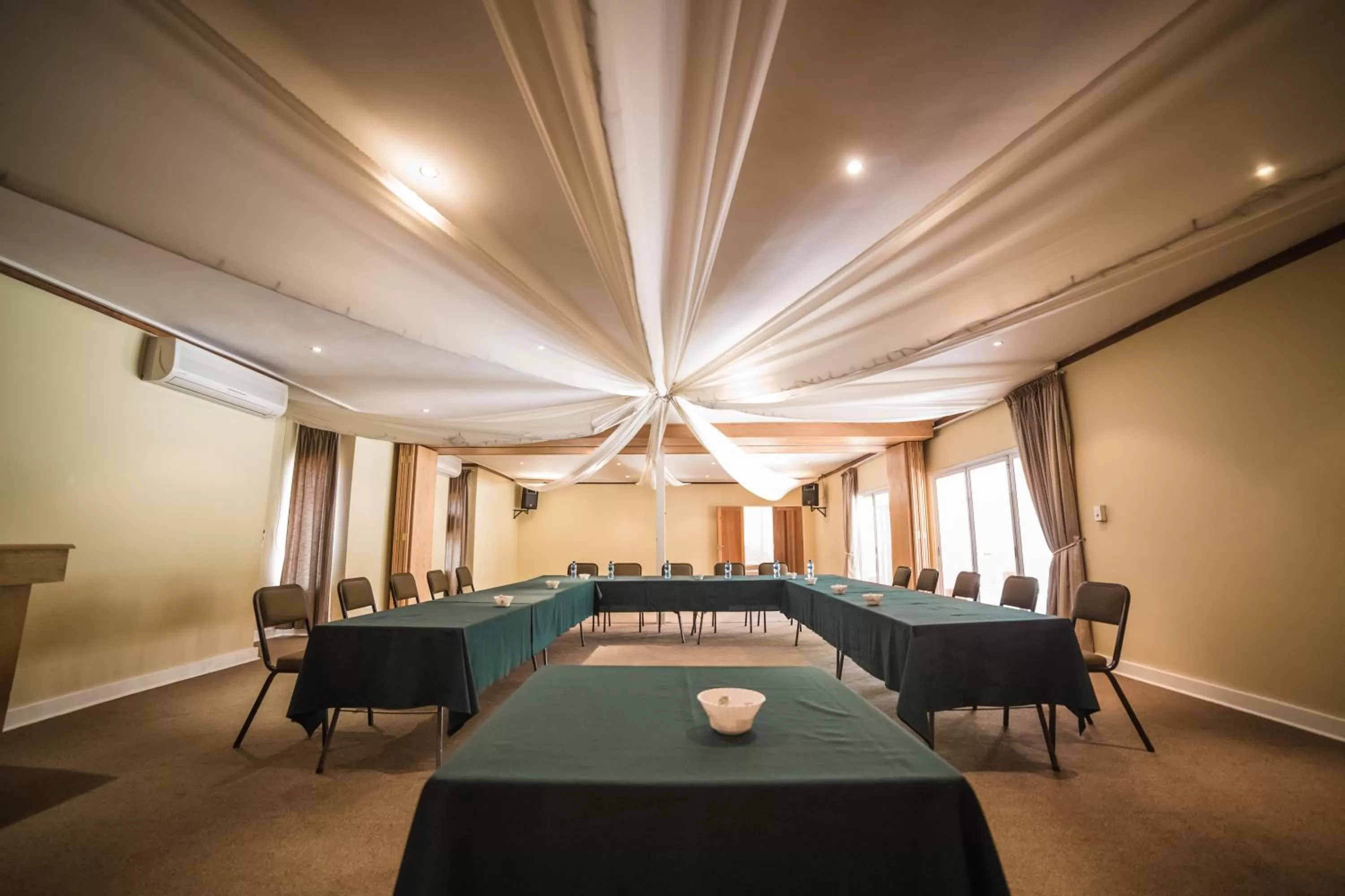 Meeting/conference room in Acacia Guesthouse Klerksdorp