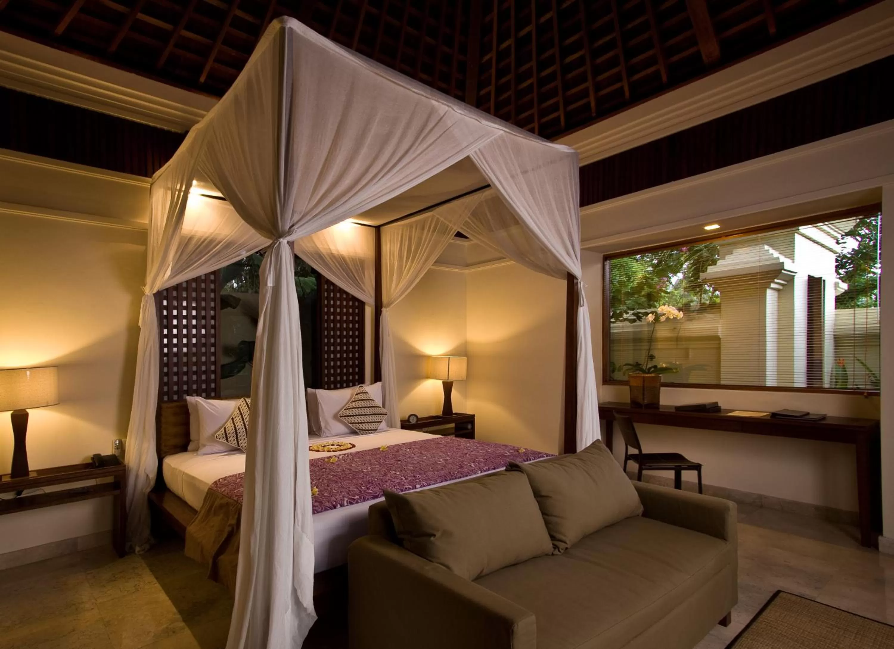 Photo of the whole room, Bed in Komaneka at Bisma Ubud