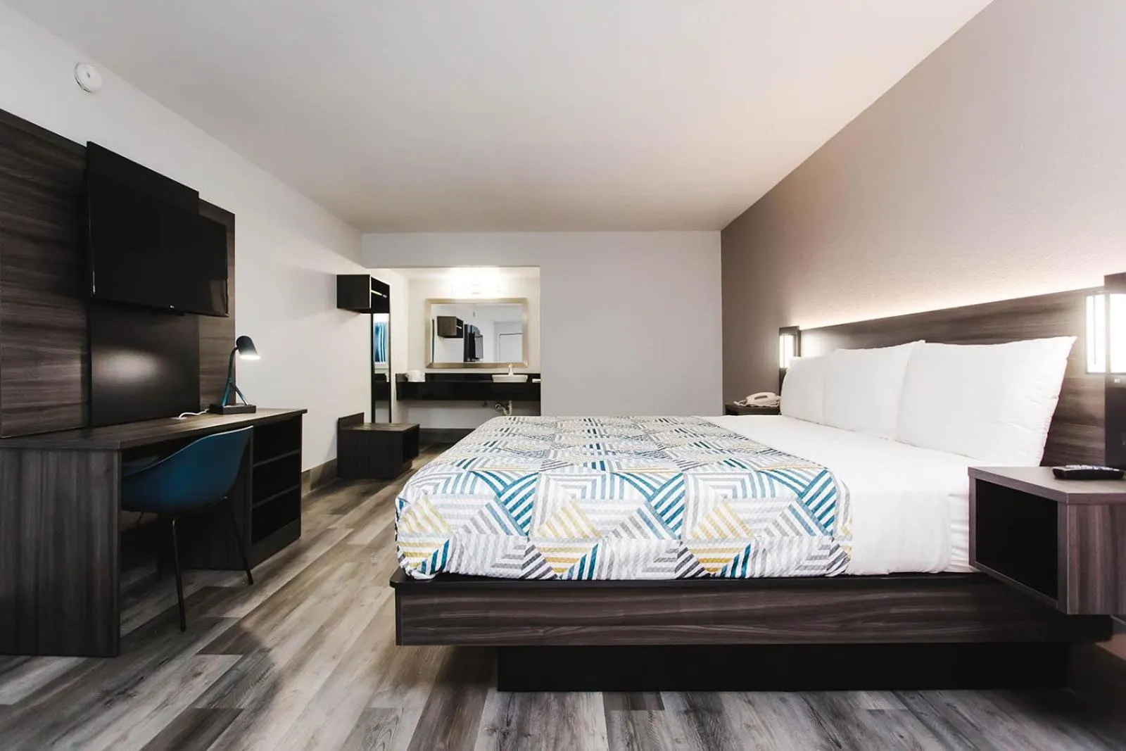 Bed in Motel 6 Houston, TX - Medical Center - NRG Stadium