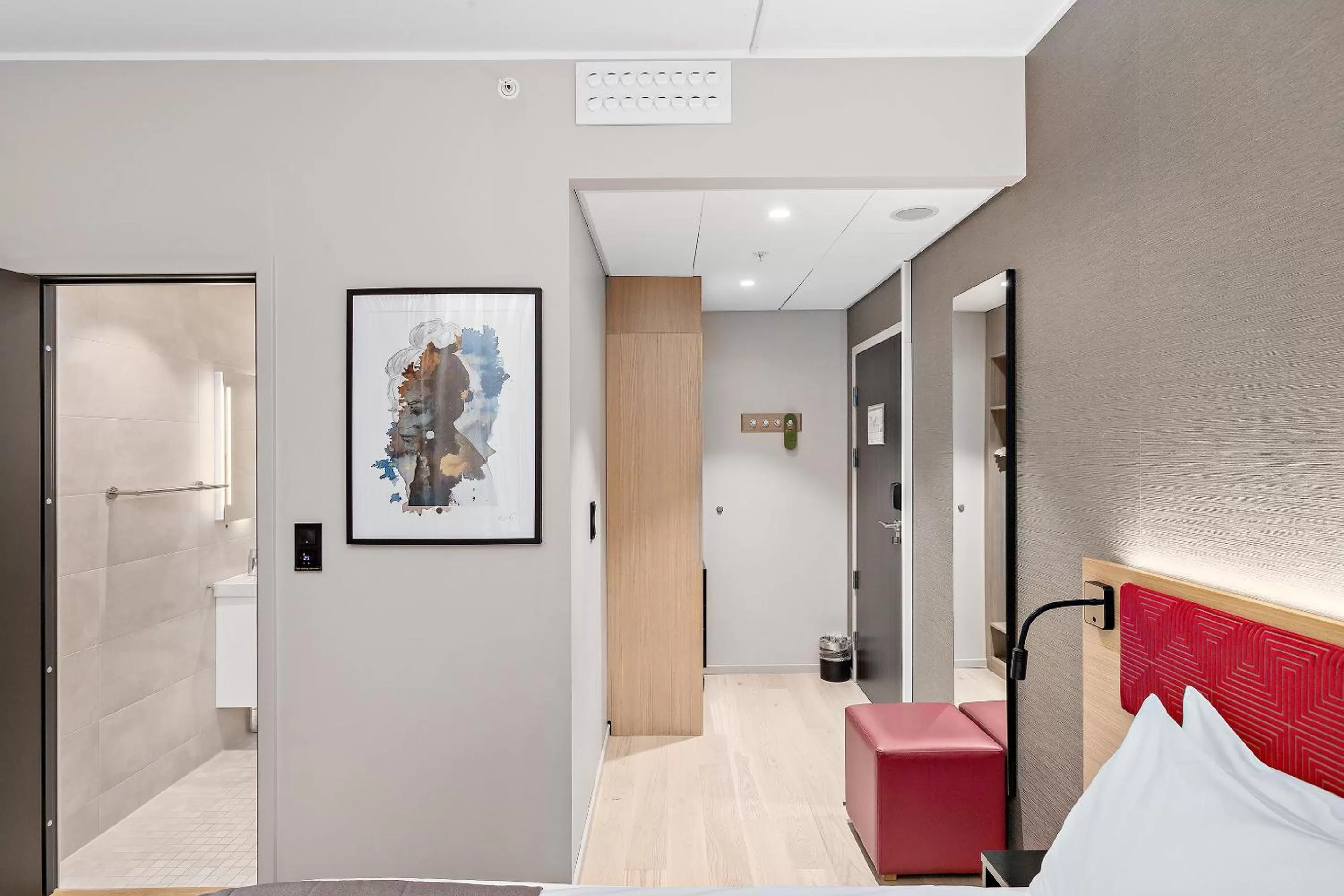 Bed in Bergen Harbour Hotel, WorldHotels Crafted