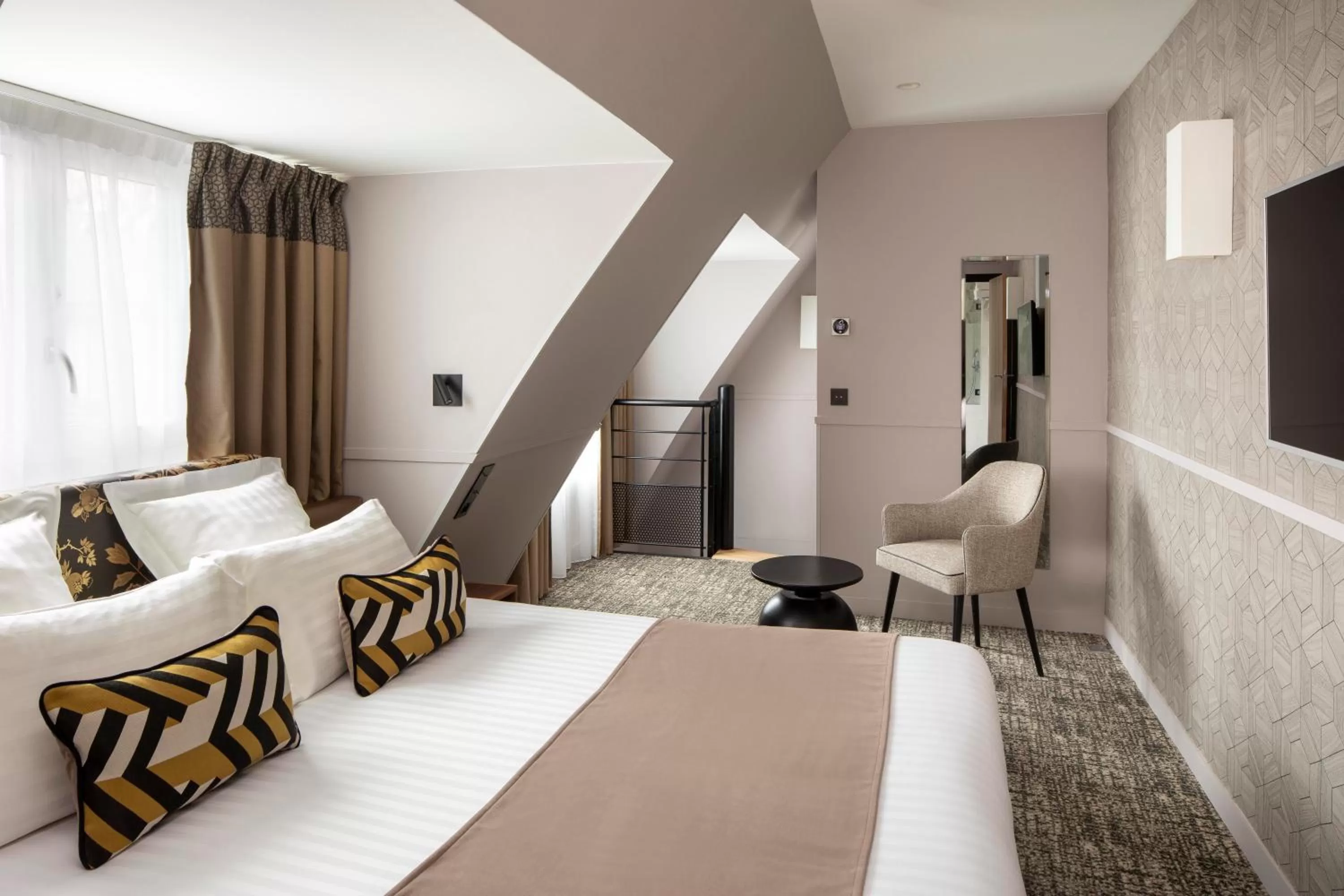 Photo of the whole room, Bed in Daunou Opéra