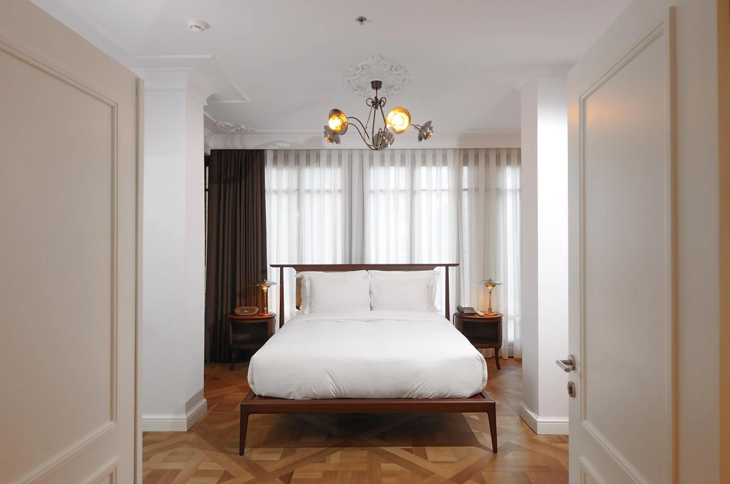 Bed in Georges Hotel Galata