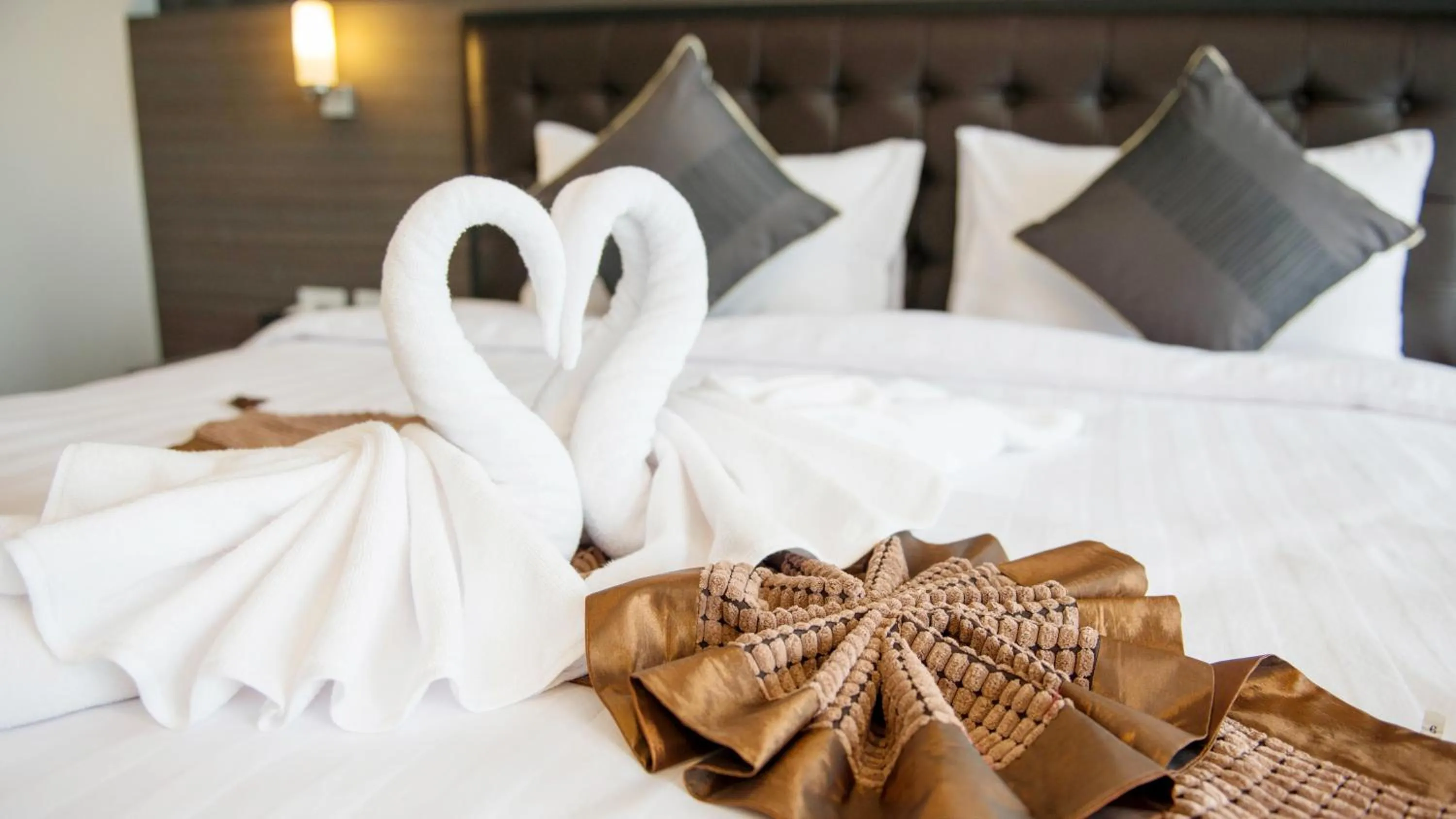 Decorative detail, Bed in Picnic Hotel Bangkok - Rang Nam