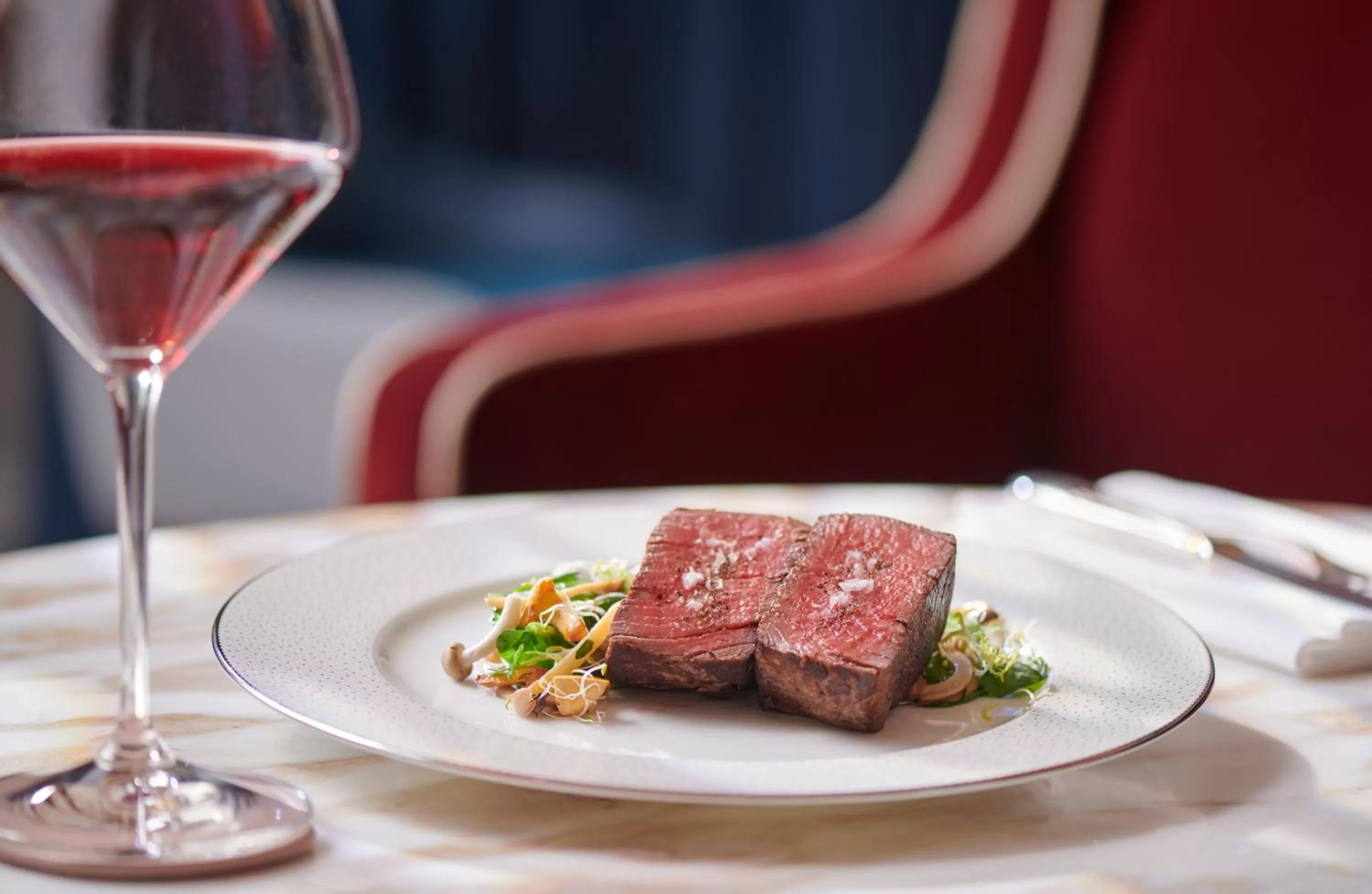 Restaurant/places to eat in Jumeirah Carlton Tower London