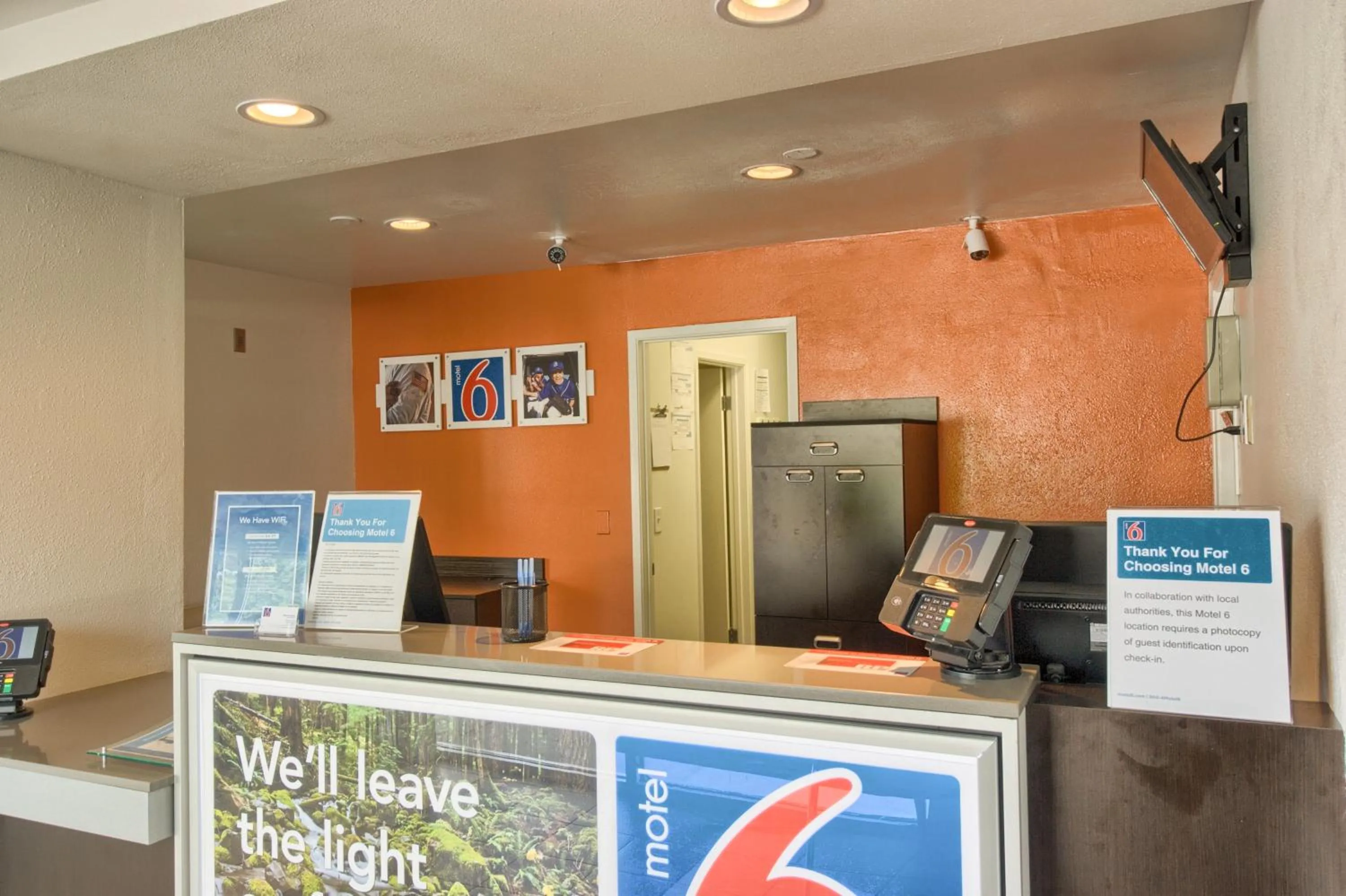 Lobby or reception in Motel 6-Everett, WA - North