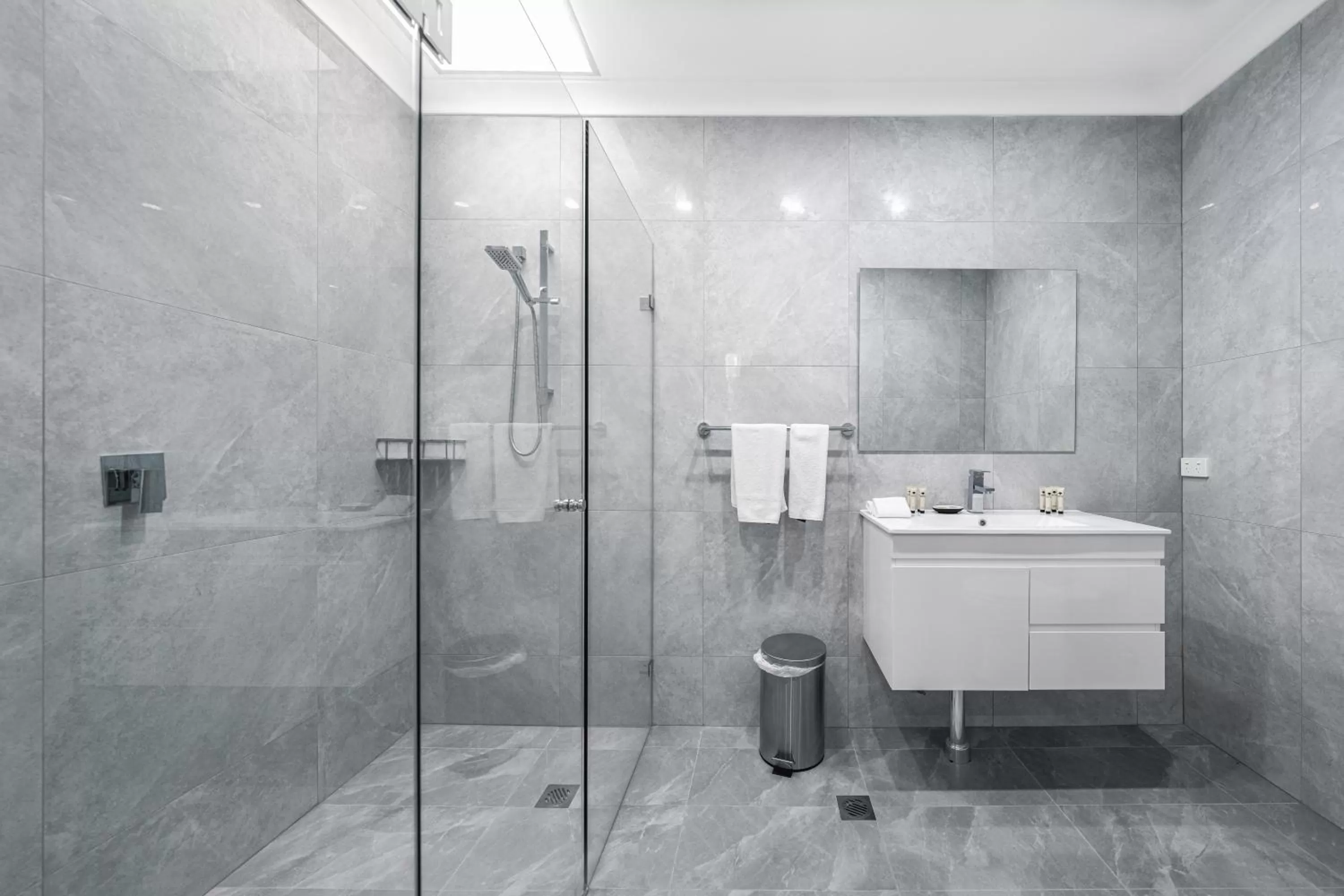 Shower in The Select Inn Penrith