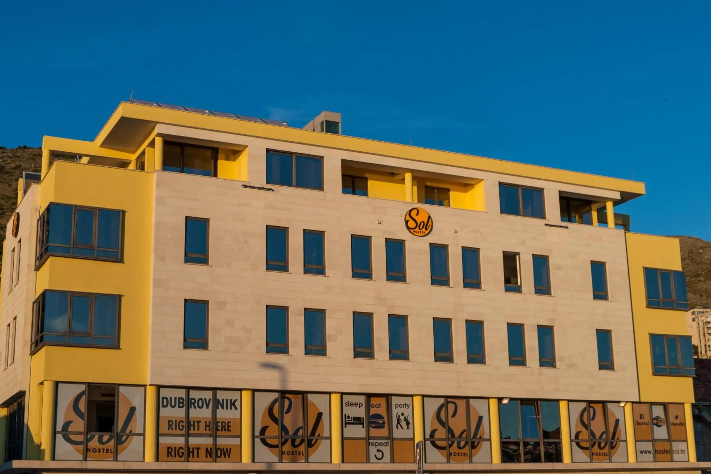 Property building in Hostel Sol