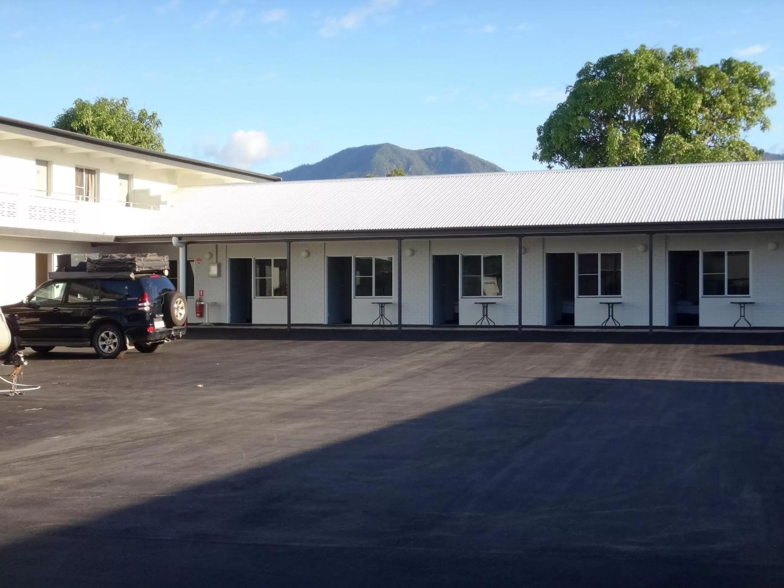 Facade/entrance in Cardwell at the Beach