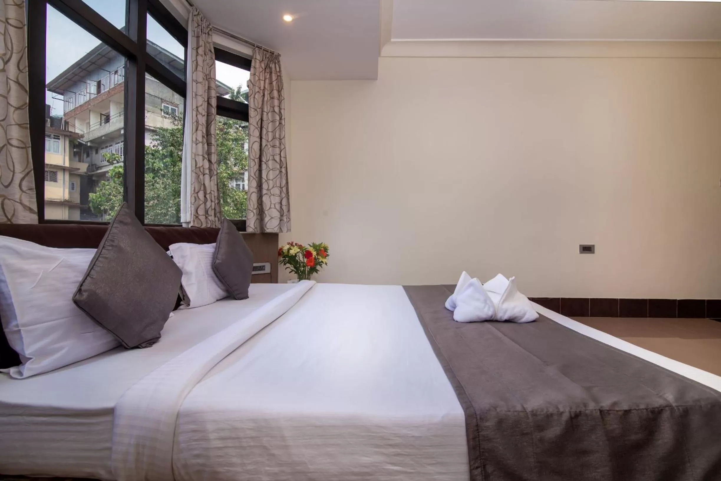 Bed in Muscatel Yavachi - 400 Mts from MG Marg