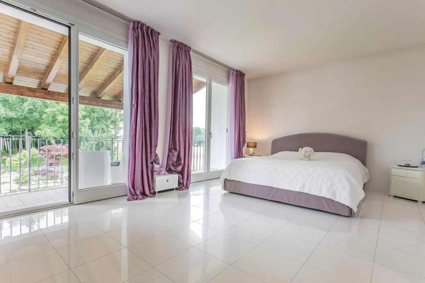 Bedroom, Bed in Pool & Garden Villa Lelia
