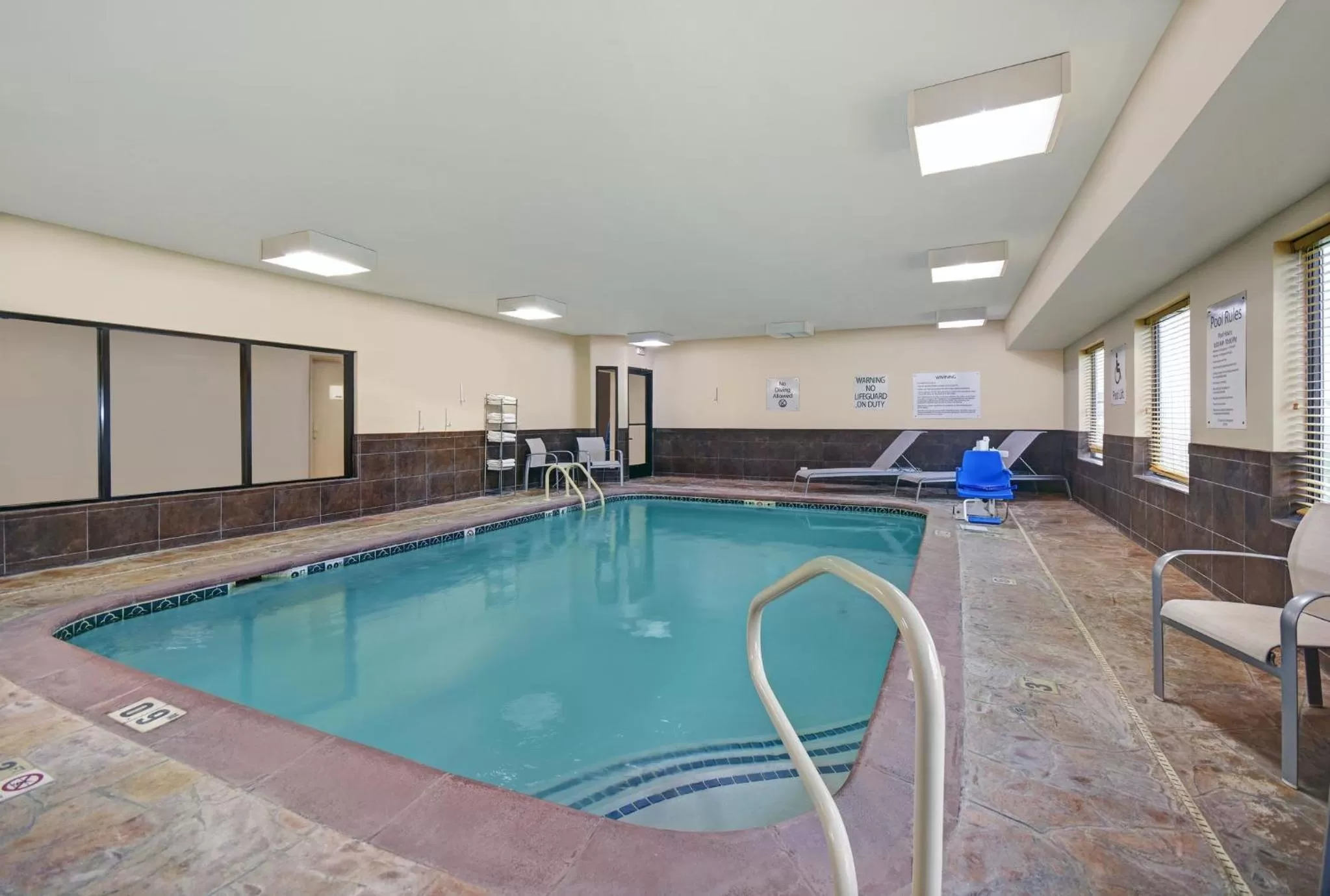 Swimming pool in Holiday Inn Express Adrian by IHG