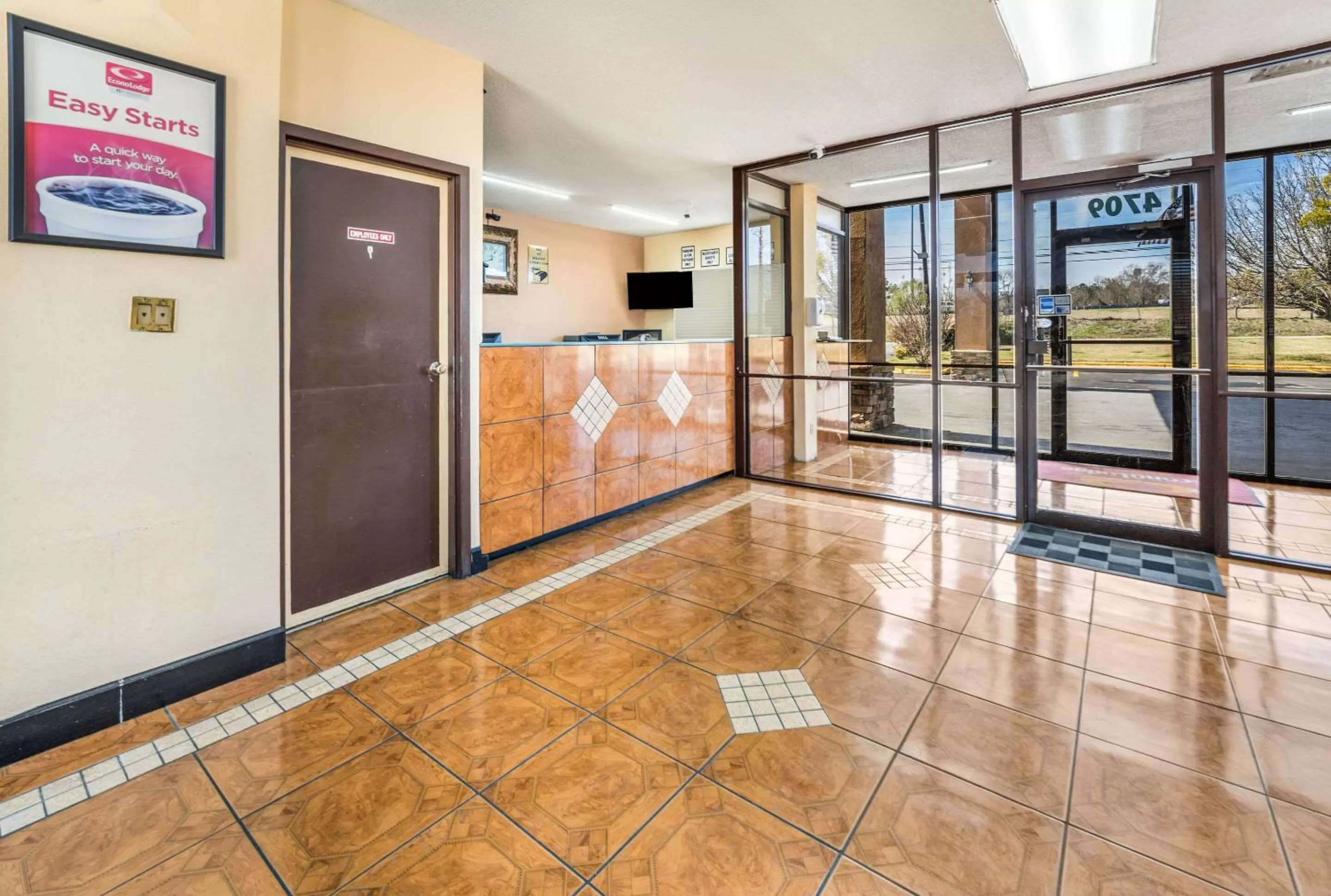 Lobby or reception in Econo Lodge Inn & Suites Macon West