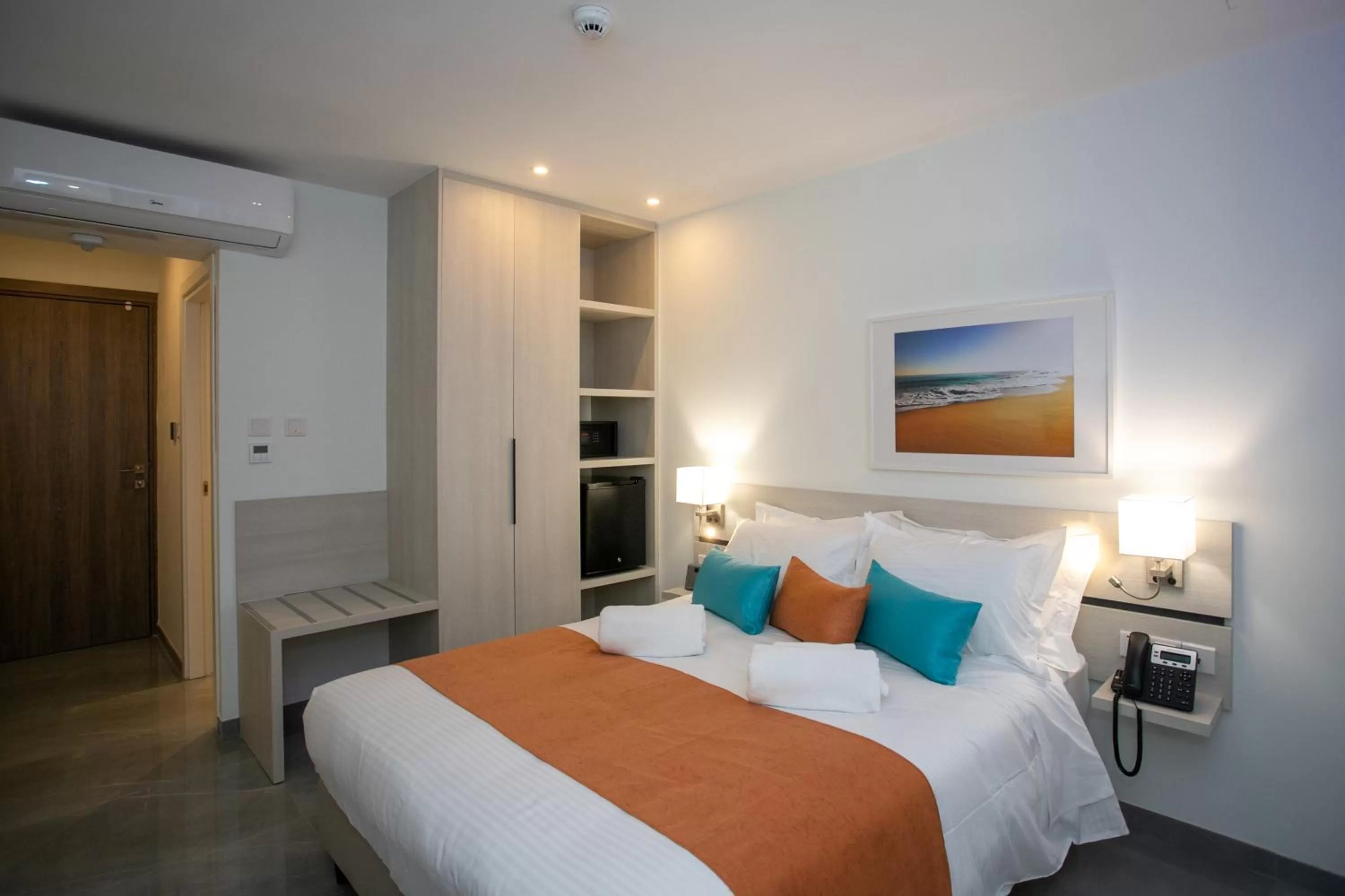 Bed in Best Western Plus Larco Hotel