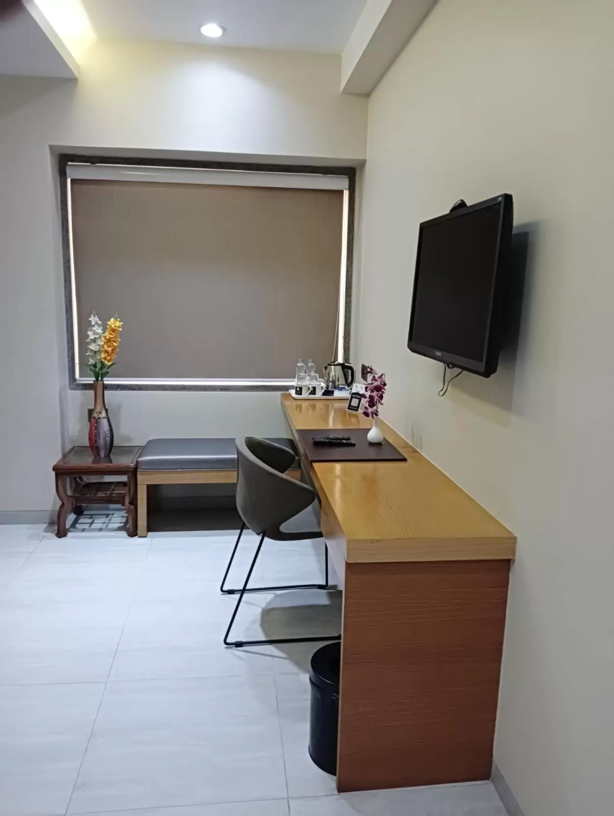 hair dresser in Hotel Suba Elite Vadodara