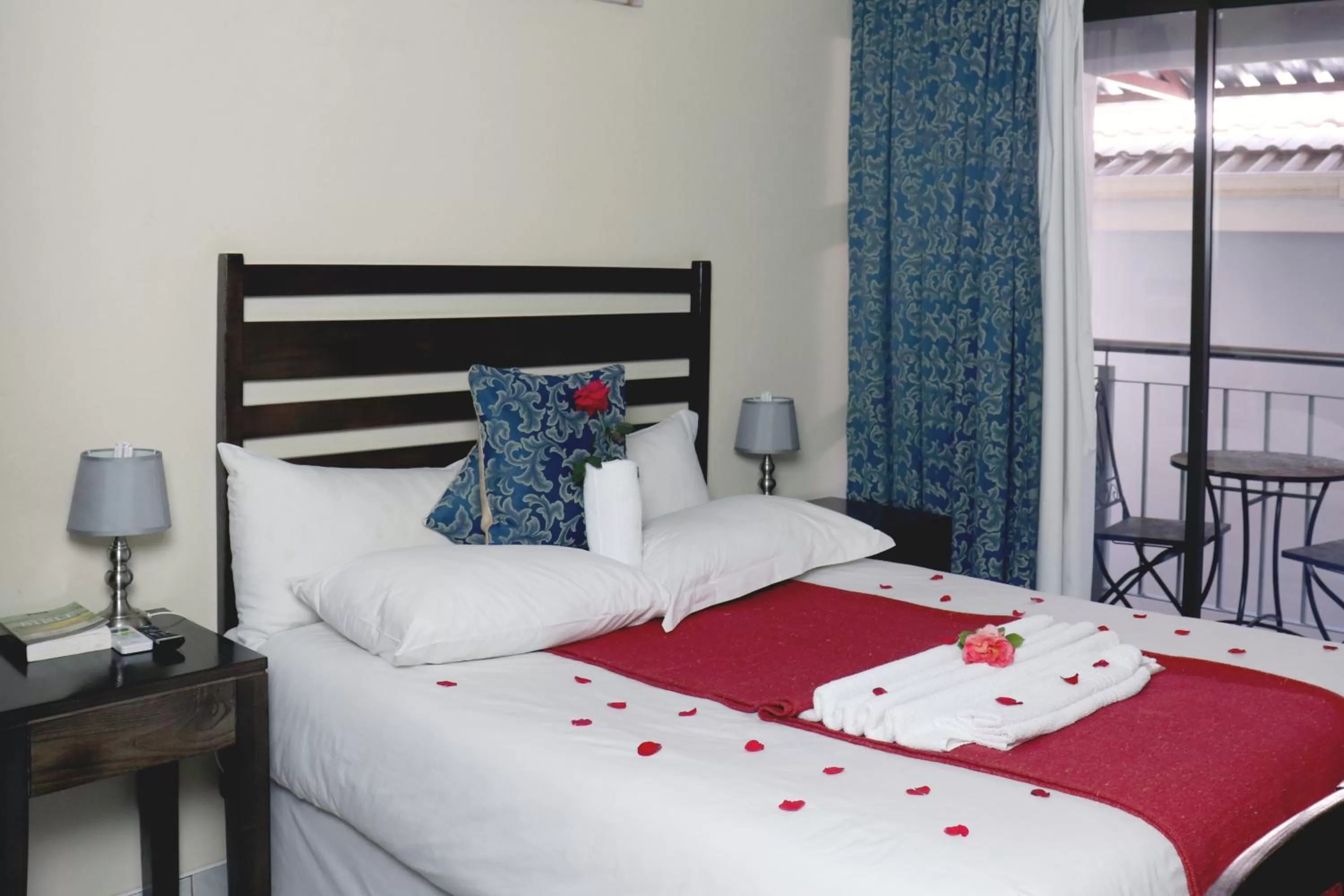 Bed in Tribute Guest House Matala