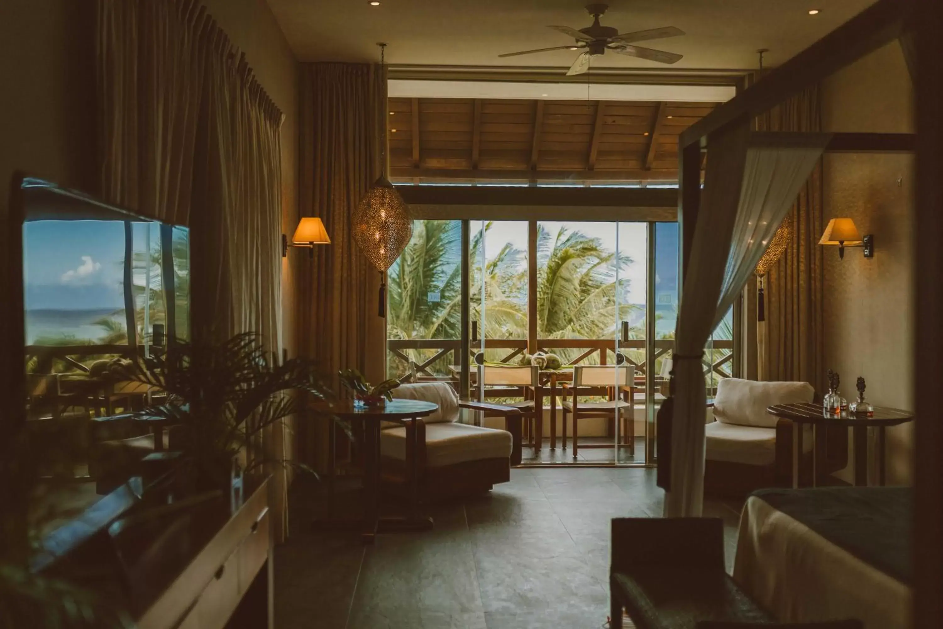 King Suite with Ocean View in Jashita Hotel King Suite with Ocean View in Jashita Hotel