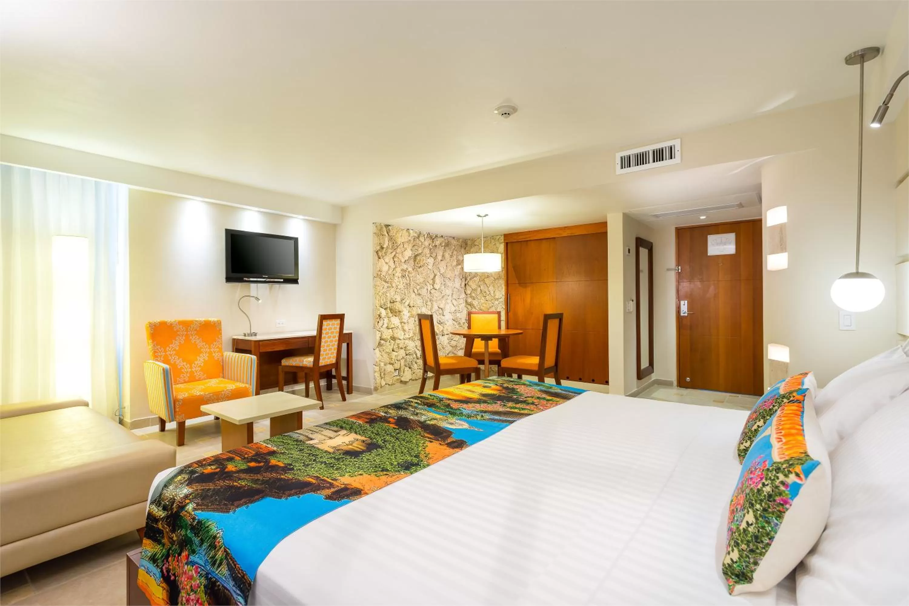 Bedroom, Bed in Hotel Dann Cartagena