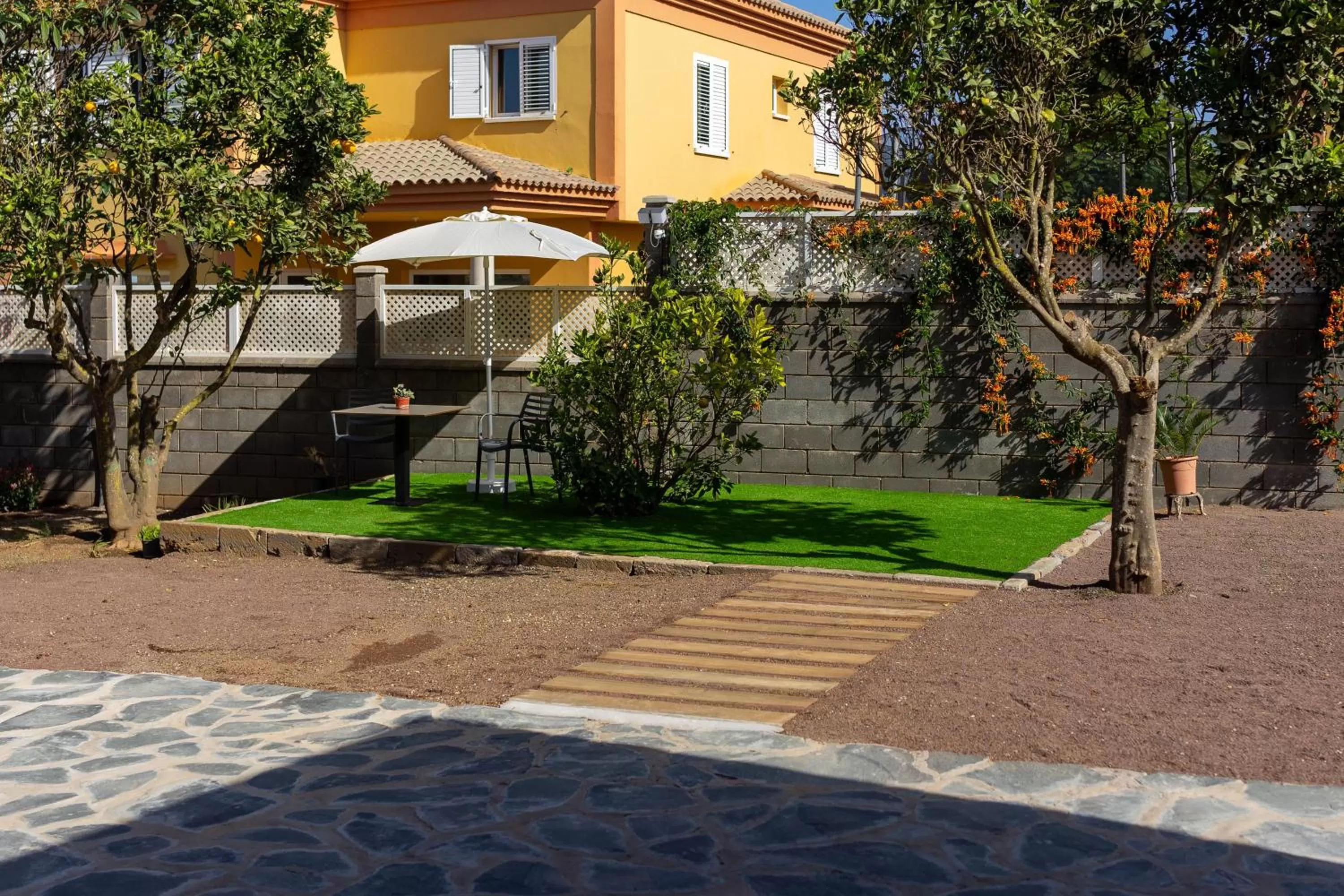 Balcony/Terrace, Property Building in Albor Suites