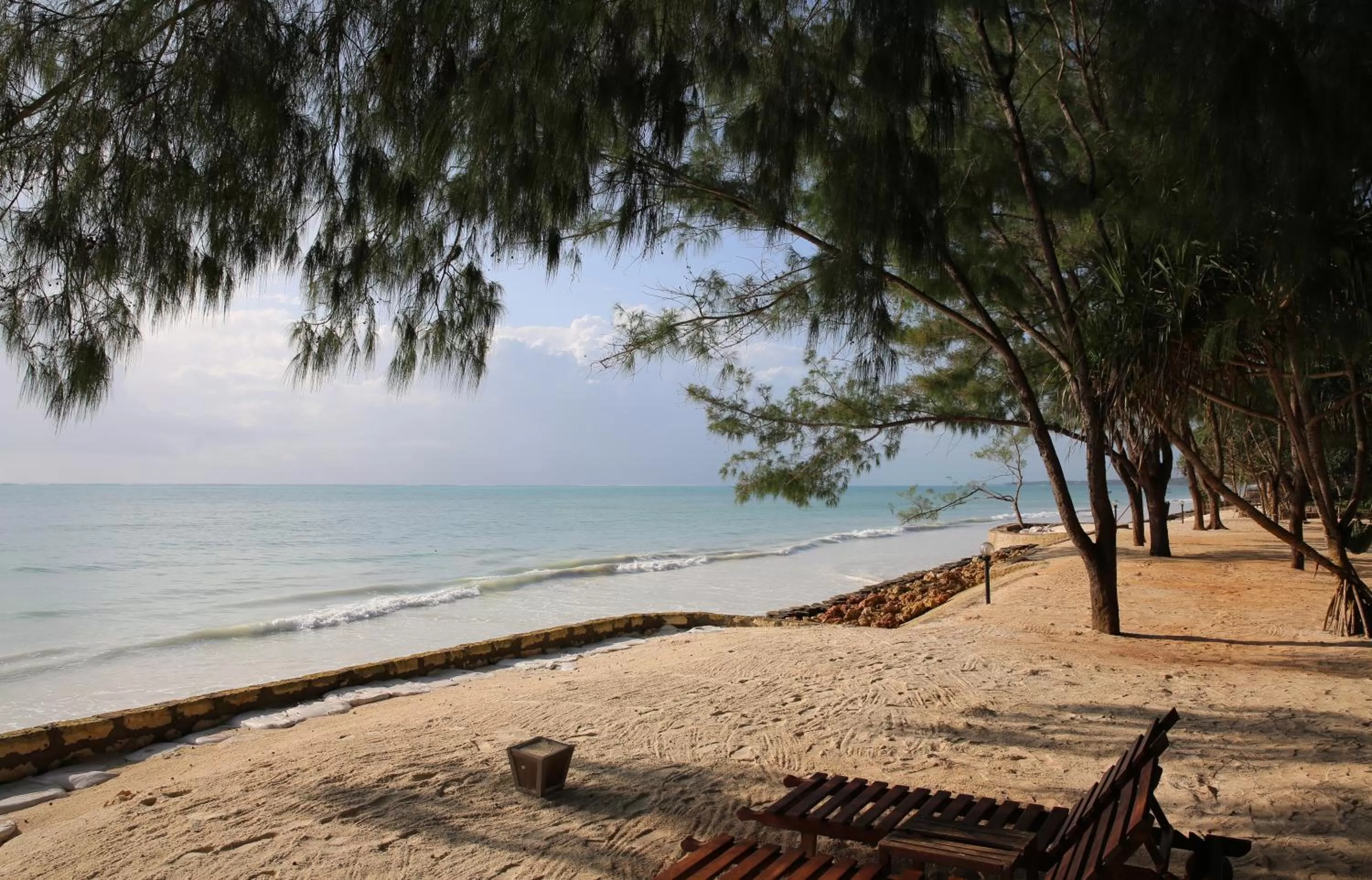 Beach in Sultan Sands Island Resort & Spa